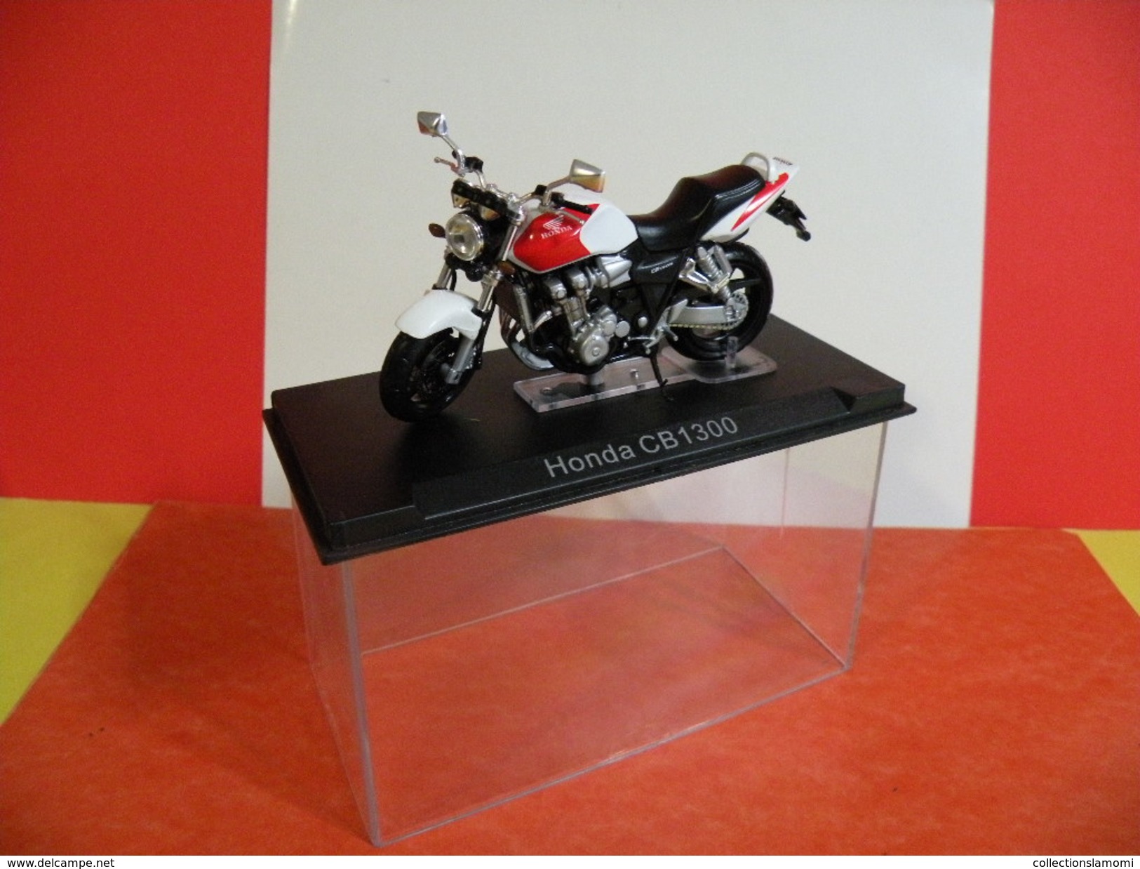 MOTO 1/24 > Honda CB 1300 Sous Vitrine - Motos