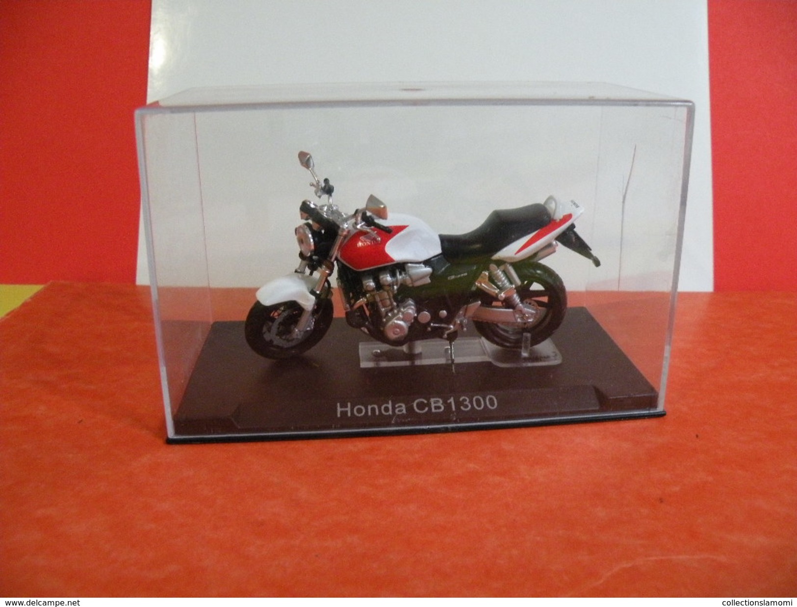 MOTO 1/24 > Honda CB 1300 Sous Vitrine - Motos