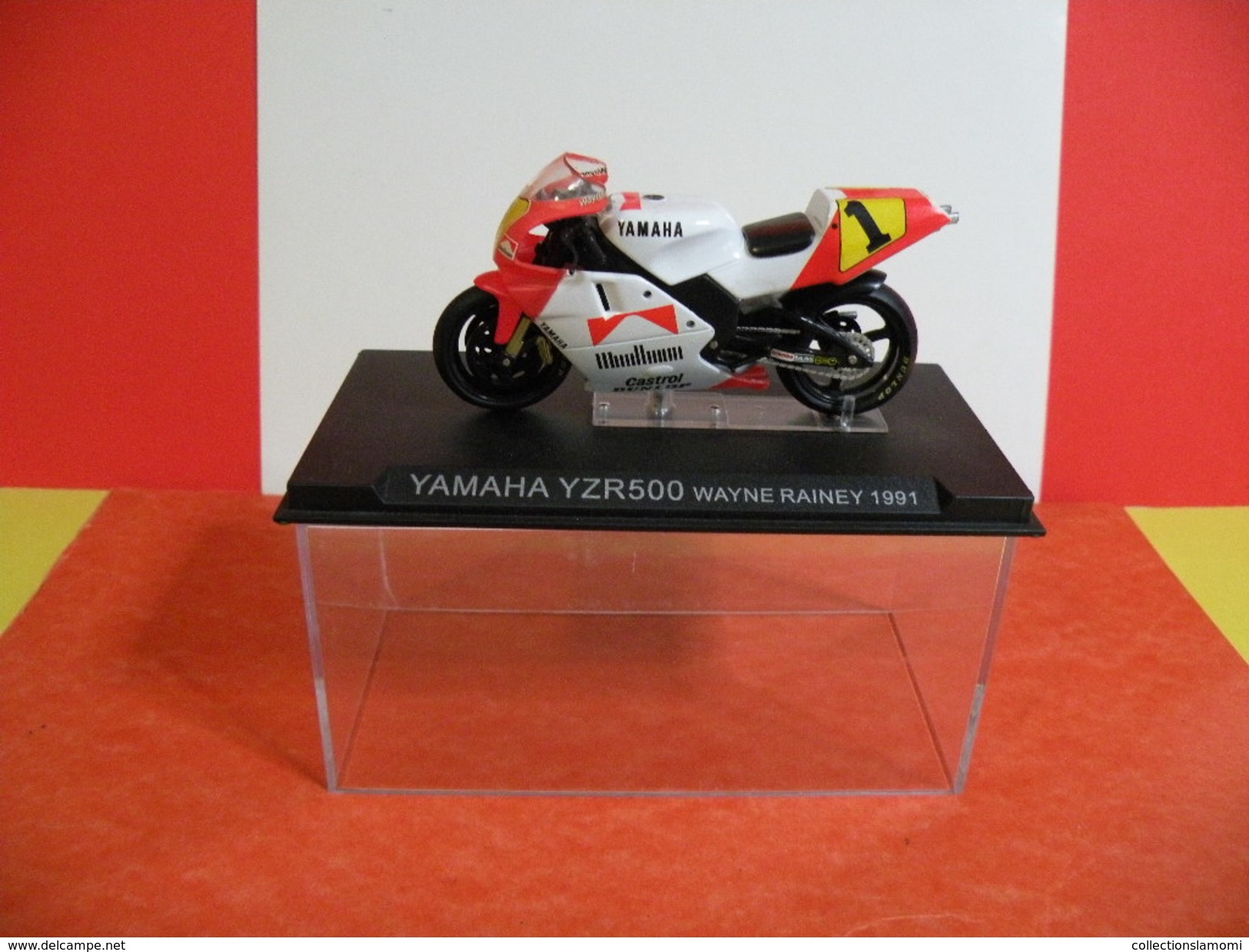MOTO 1/24 > Yamaha YZR 500 Wayne Rainer 1991 (sous Vitrine) - Motos
