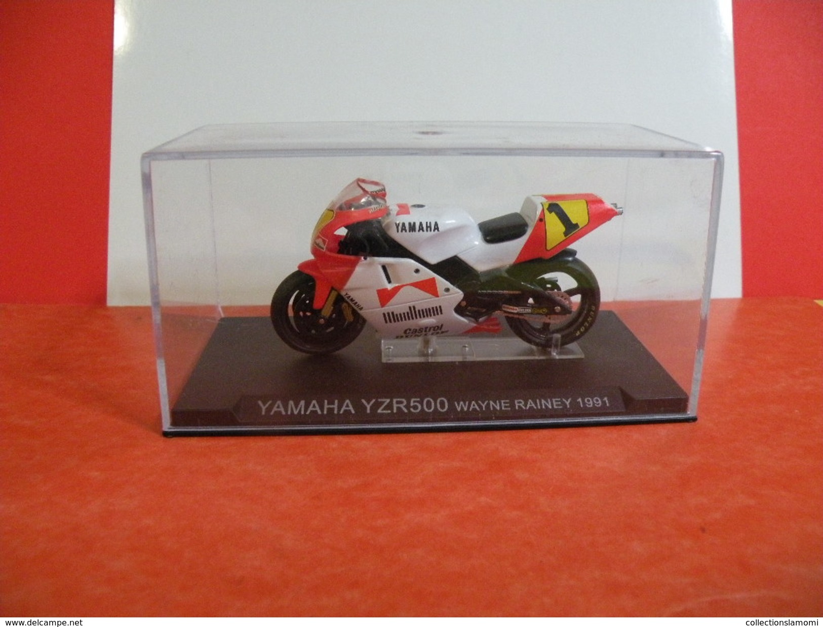 MOTO 1/24 > Yamaha YZR 500 Wayne Rainer 1991 (sous Vitrine) - Moto