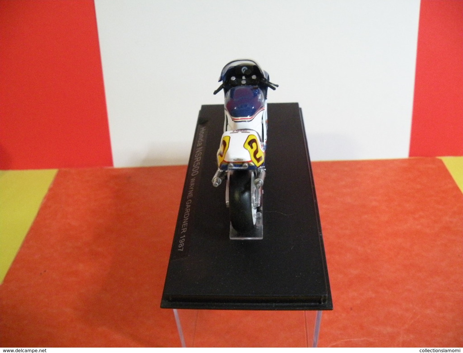 MOTO 1/24 > Honda NSR 500 Wayne Gardner 1987 (sous Vitrine) - Motorfietsen