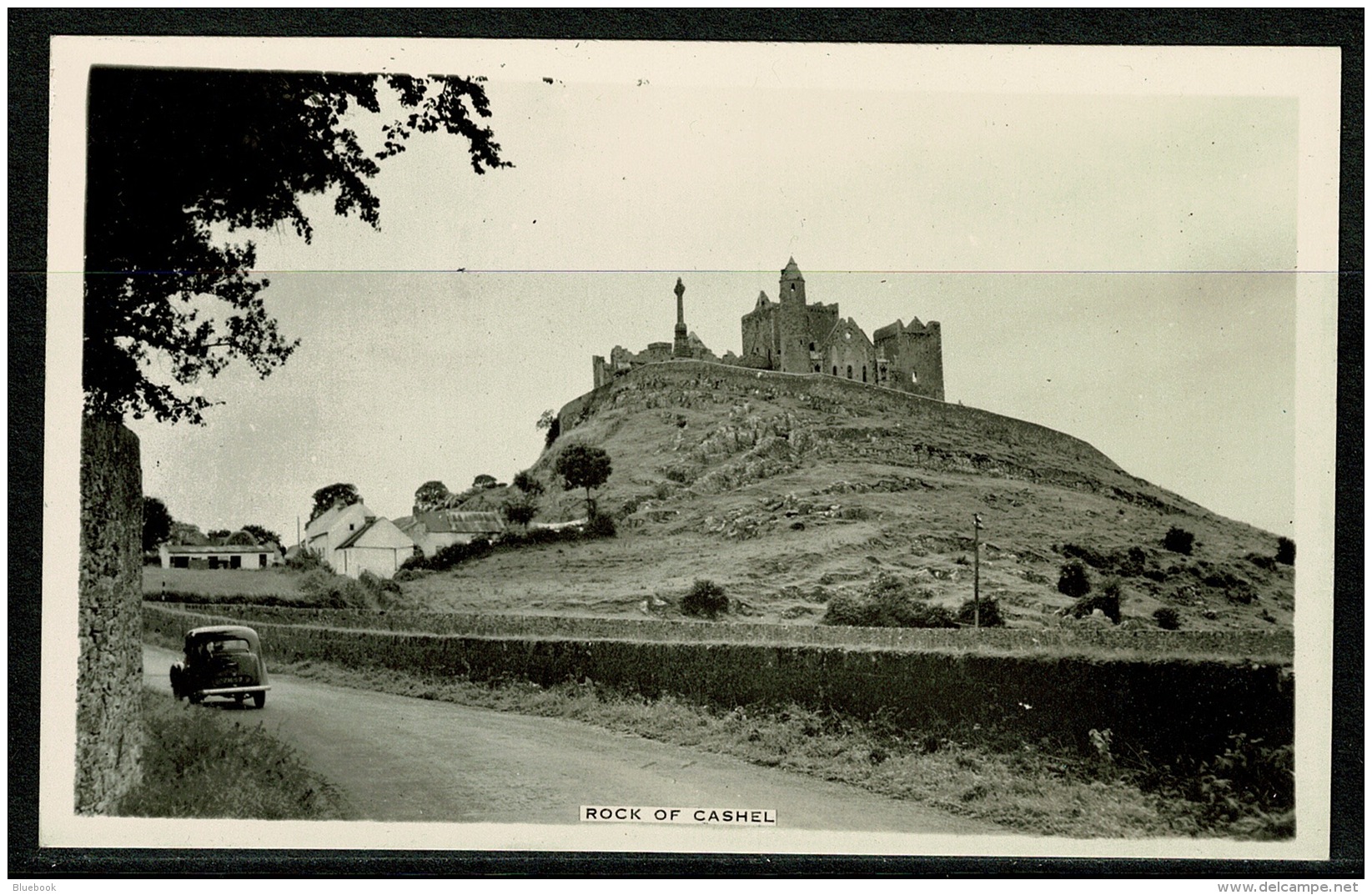 RB 1176 -  Photo Postcard - Car On Road Rock Of Cashel - Tipperary Ireland Eire - Tipperary