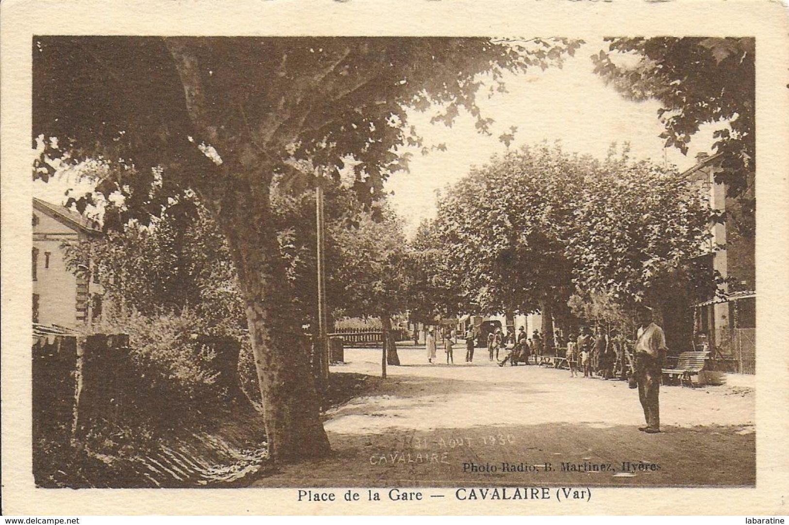 83)  CAVALAIRE  - Place De La Gare - Cavalaire-sur-Mer