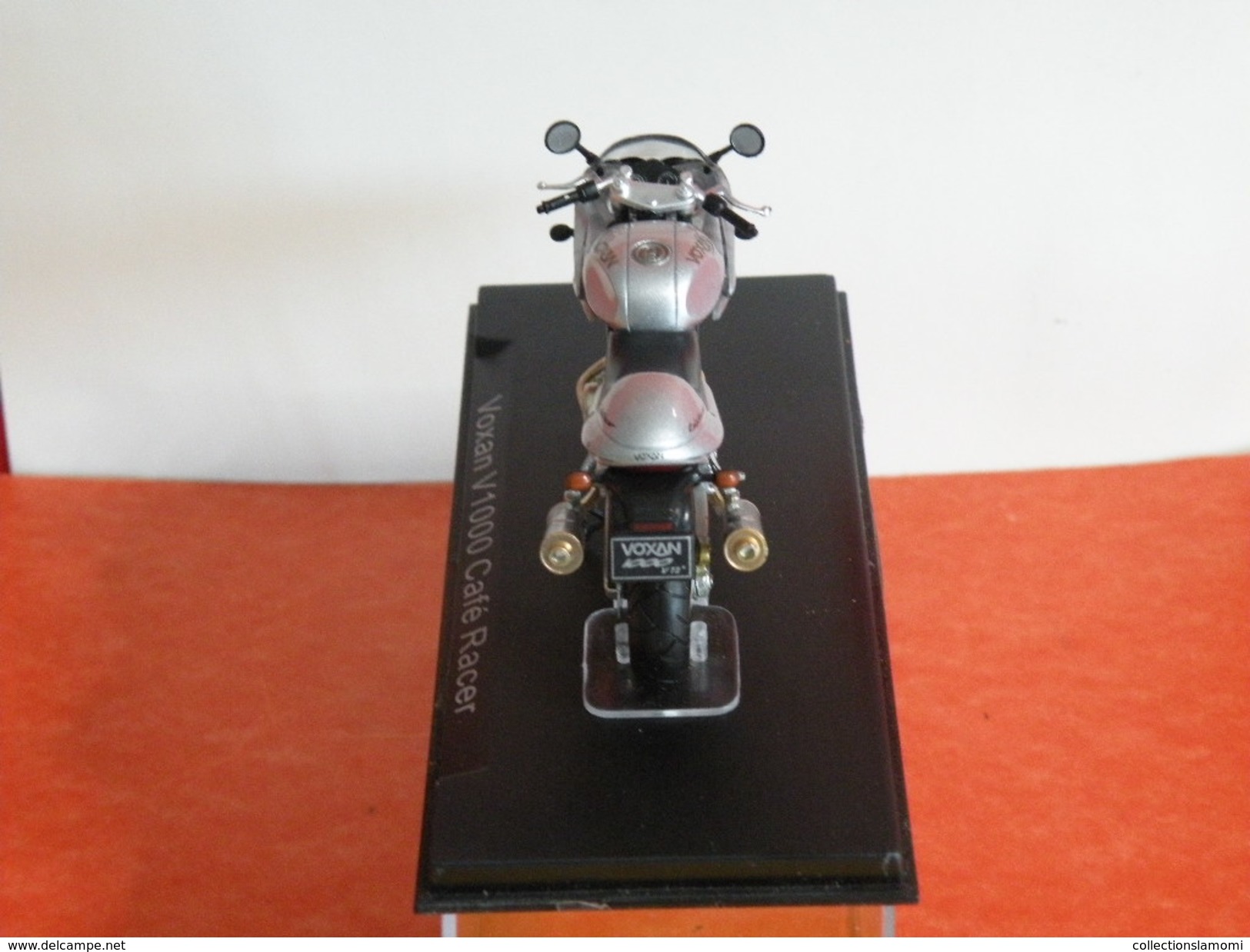 MOTO 1/24 > Voxan V1000 Café Racer (sous Vitrine) - Motos