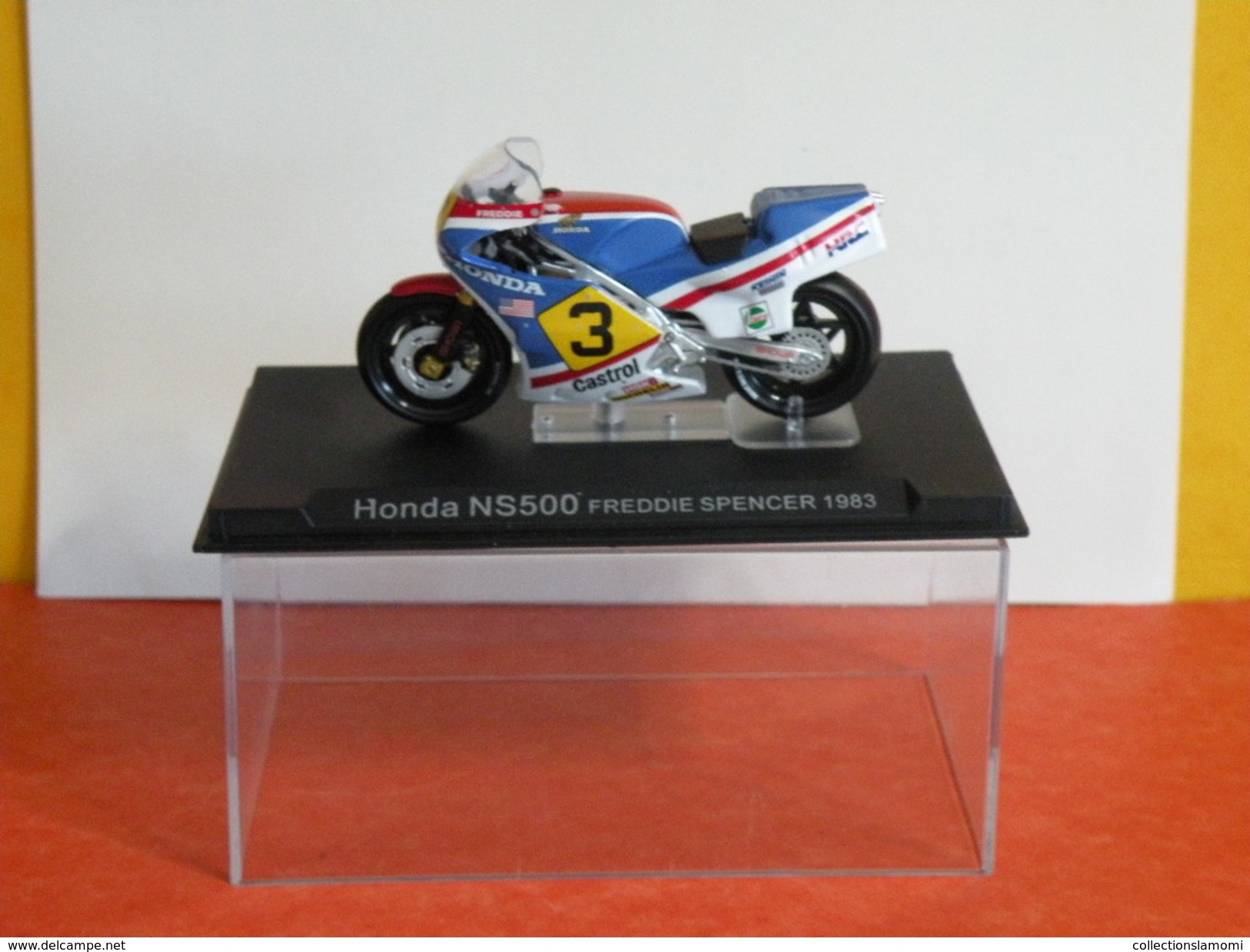 MOTO 1/24 > Honda NS 500 Freddie Spencer 1983 (sous Vitrine) - Motorräder
