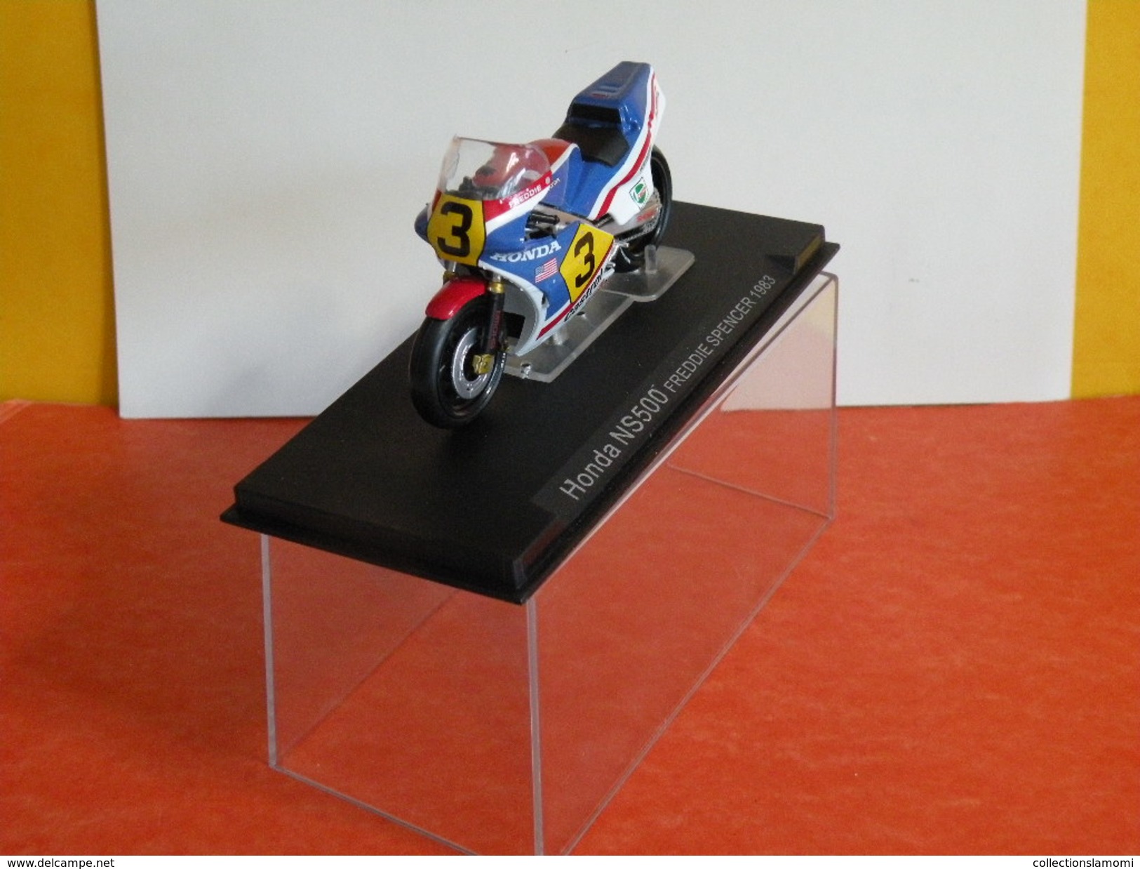 MOTO 1/24 > Honda NS 500 Freddie Spencer 1983 (sous Vitrine) - Motorcycles