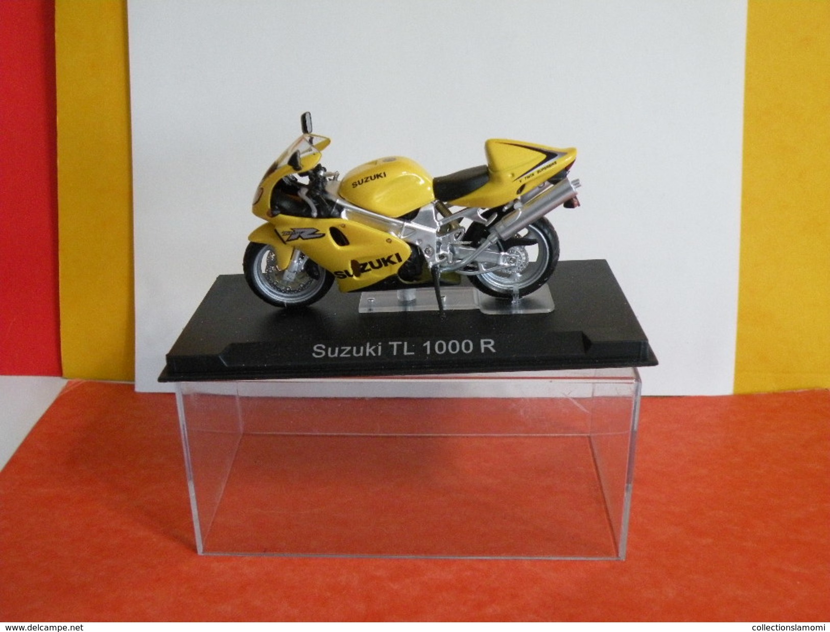 MOTO 1/24 > Suzuki TL 1000R (sous Vitrine) - Motorräder