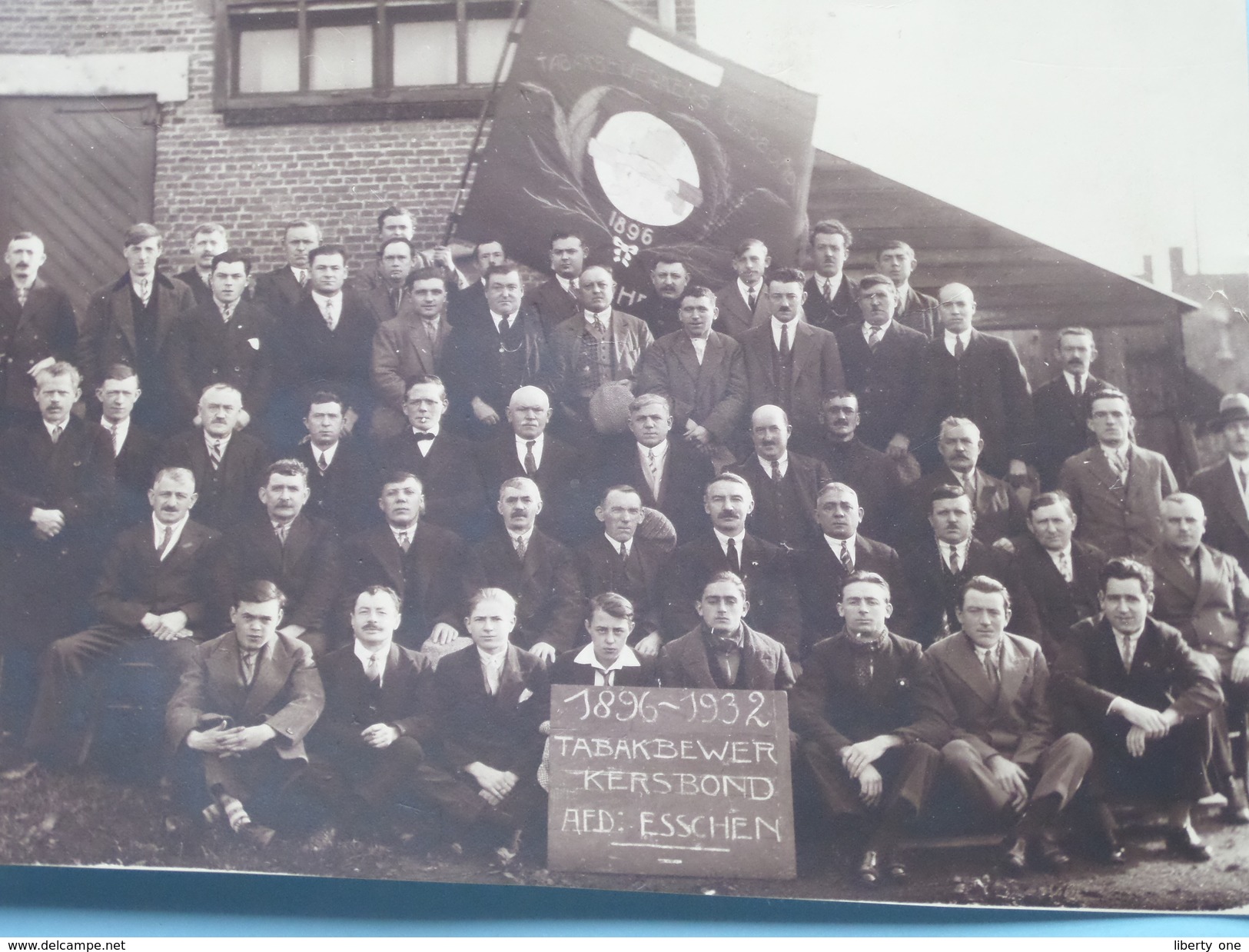 TABAKBEWERKERSBOND ESSCHEN ( Tabakverwerkers Verbond Op Vlag ) 1896 - 1932 ( Zie Foto's Voor Detail ) Essen ! - Beroepen