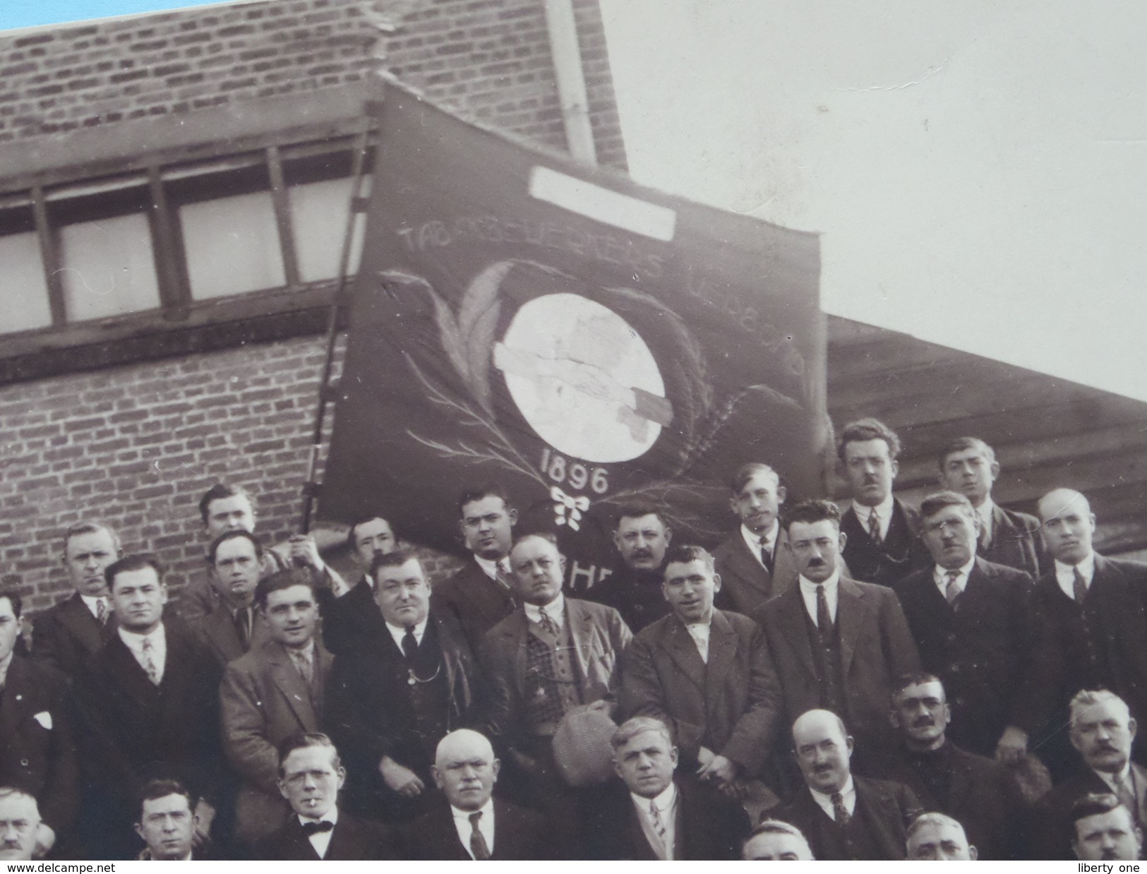 TABAKBEWERKERSBOND ESSCHEN ( Tabakverwerkers Verbond Op Vlag ) 1896 - 1932 ( Zie Foto's Voor Detail ) Essen ! - Beroepen