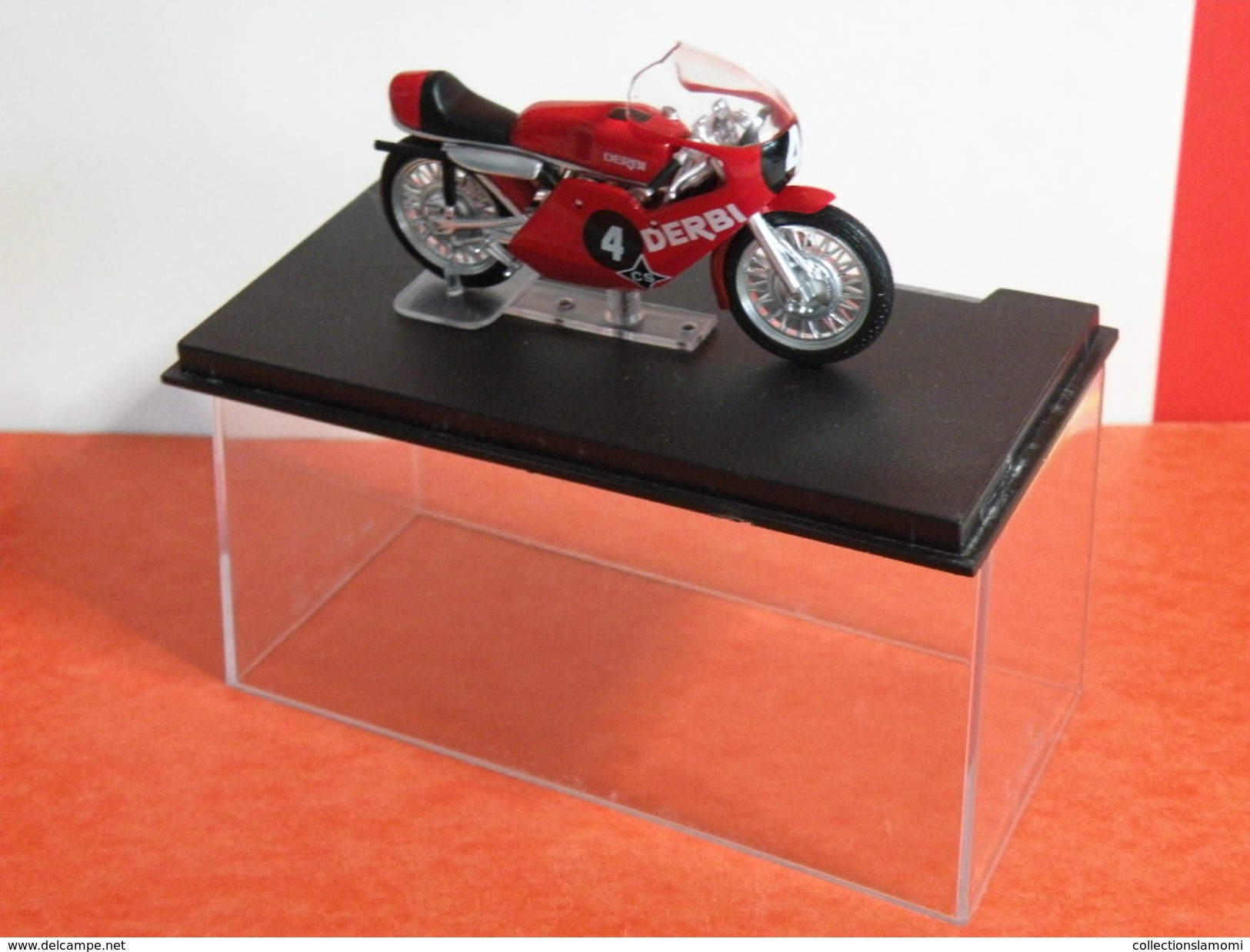 MOTO 1/24 > Derbi 125 TWIN Angel Nieto 1971 (sous Vitrine) - Motos