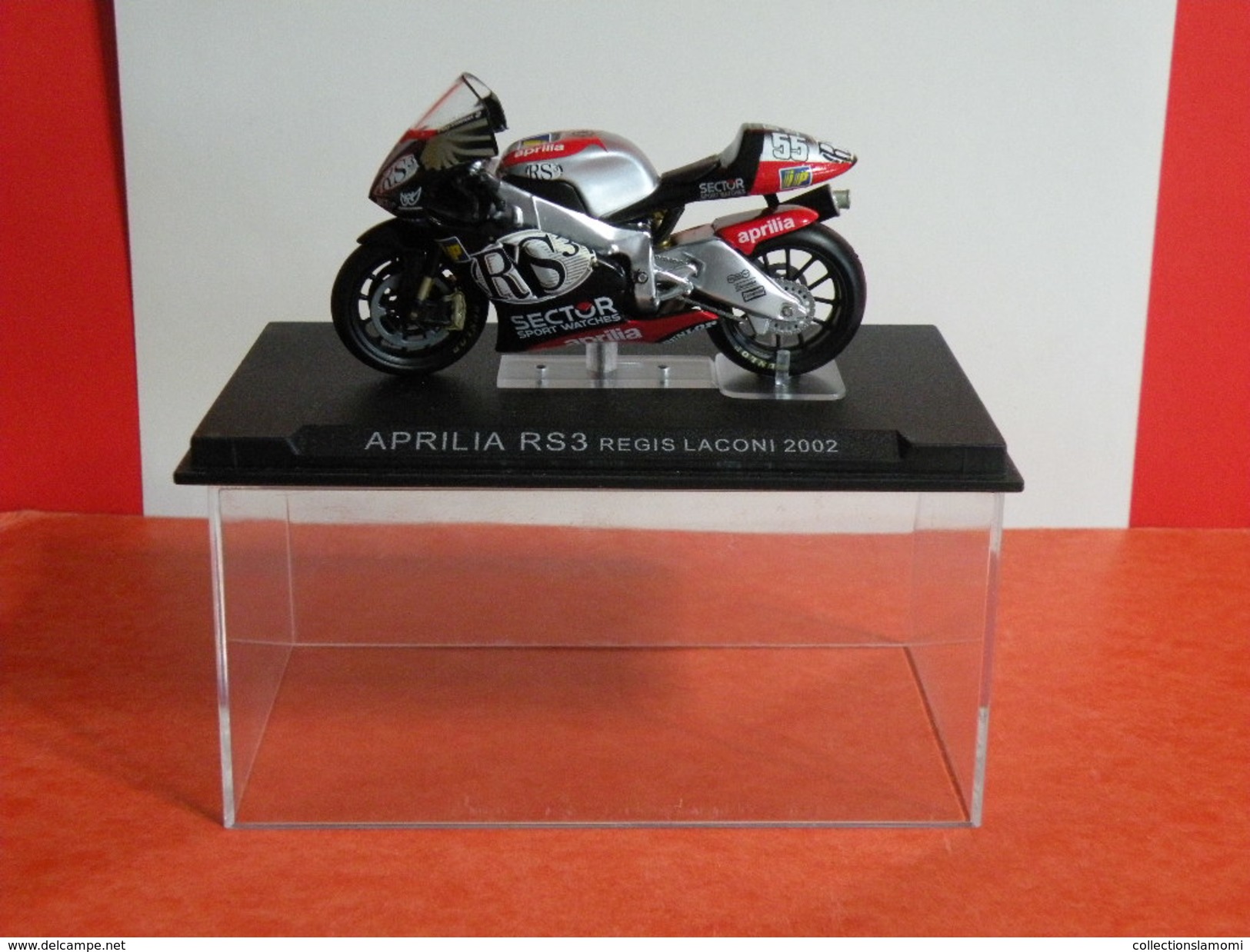 MOTO 1/24 > Aprilia RS3 Régis Laconi 2002 (sous Vitrine) - Motos