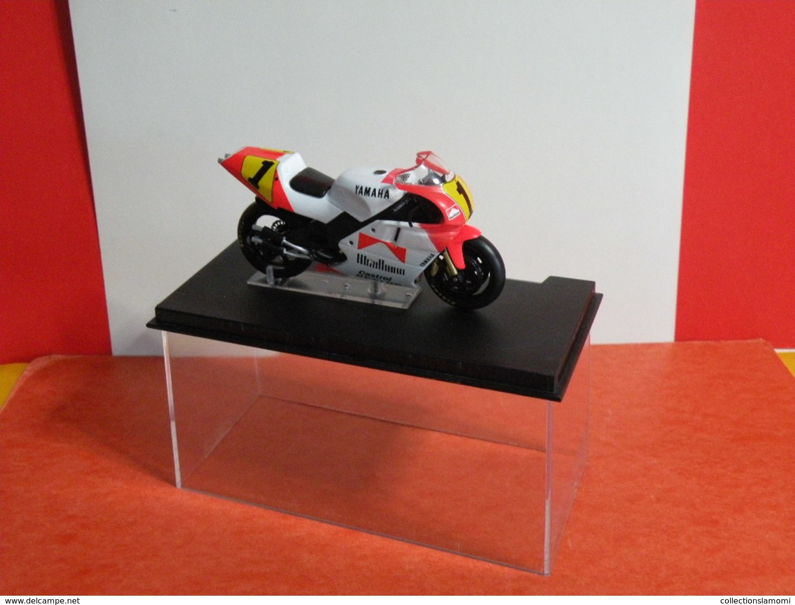 MOTO 1/24 > Yamaha YZR 500 Wayne Rainey 1991 (sous Vitrine) - Motos