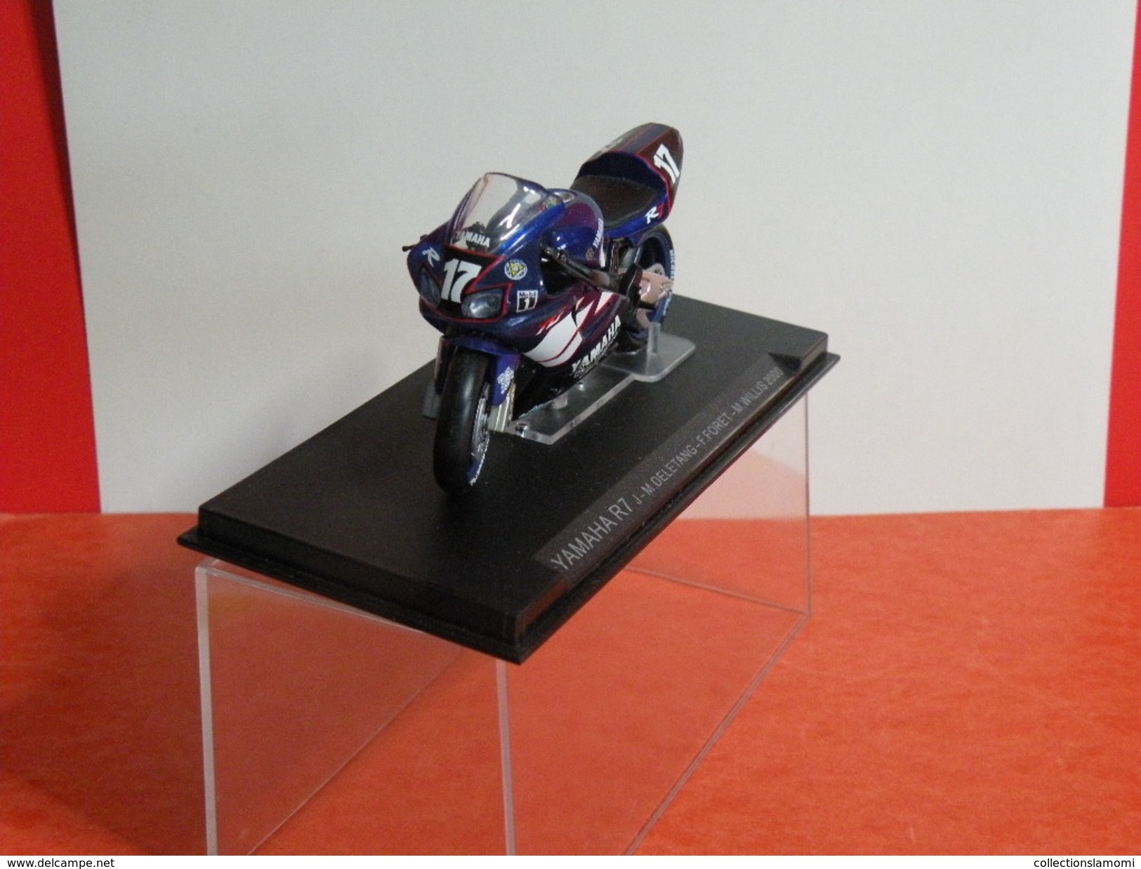 MOTO 1/24 > Yamaha R7 J.M Deletang - F. Foret - M. Willis 2000 (sous Vitrine) - Motorfietsen