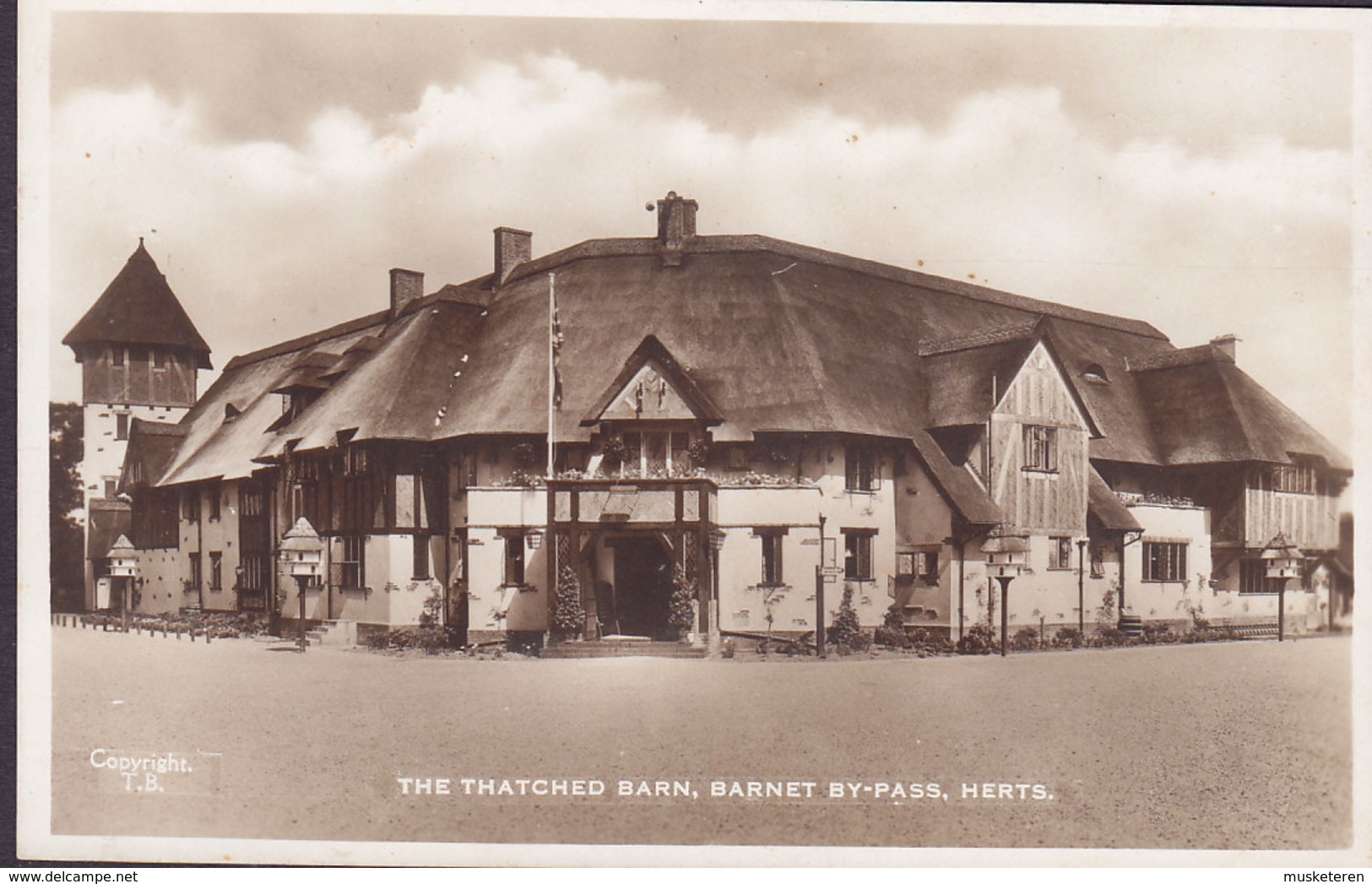 United Kingdom PPC The Thatched Barn, Barnet By-Pass, Herts TUCK's Echte Real Photo Véritable (2 Scans) - Hertfordshire