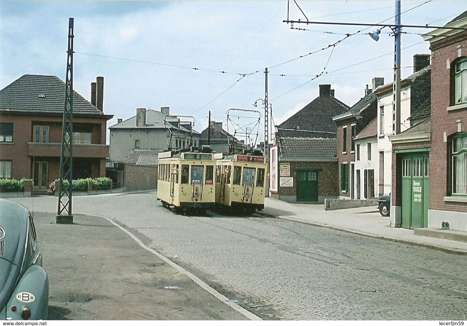 WASMES RUE DE MAUBEUGE  PHOTO DES TRAMS TRAMWAYS N° 10176 ET 10363 LIGNE 2 ET 5 A L ARRET EN 1960  (PHOTO REPRODUITE) - Autres & Non Classés