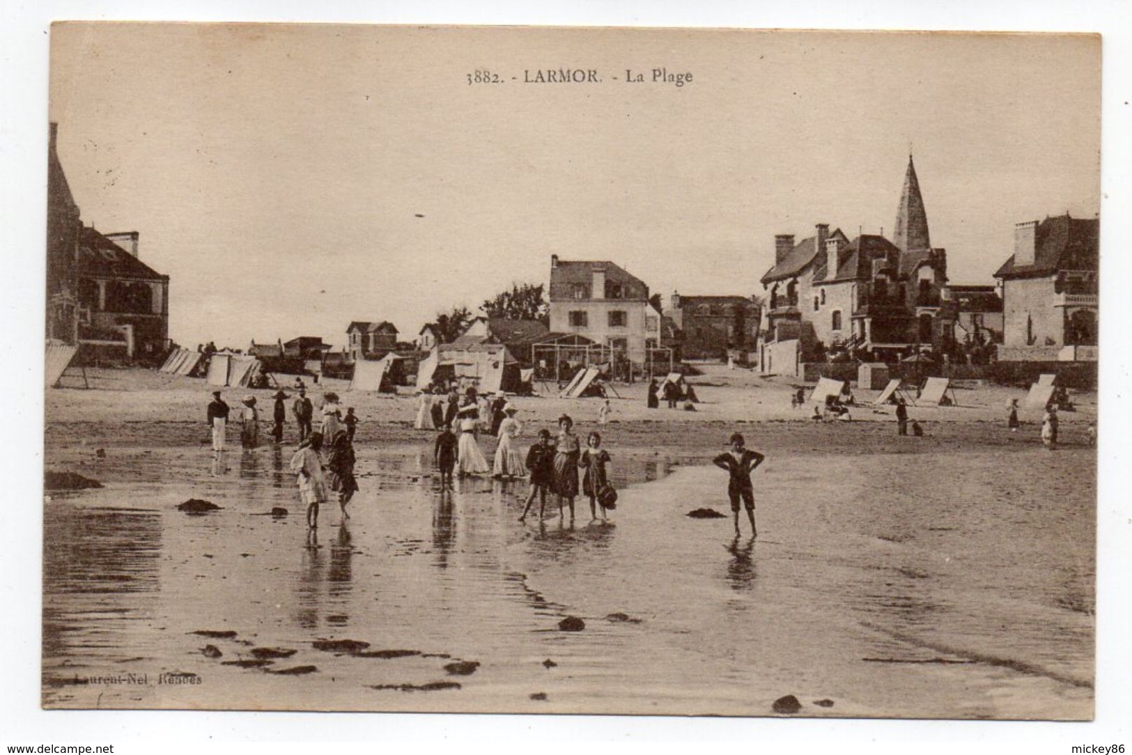 LARMOR   --   La Plage  (très Animée)  ........... à Saisir - Larmor-Plage