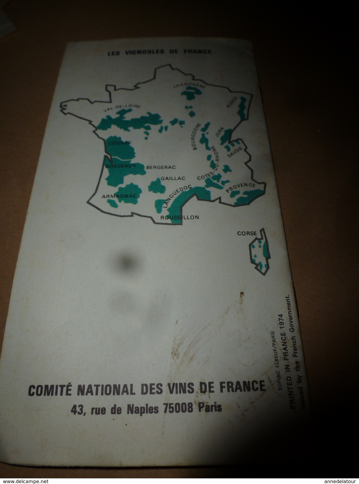 1974 L'ART de présenter le VIN sur la TABLE  ,par le Comité National des VINS de FRANCE