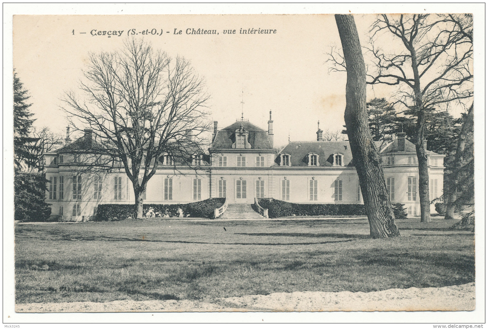 Cerçay - Le Château,vue Intérieure - Villecresnes