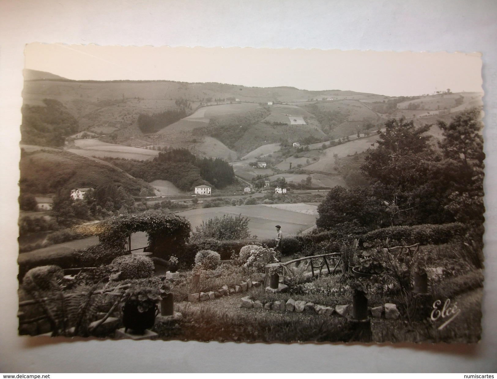 Carte Postale Biriatou (64) Terrasse Et Jardin Du Restaurant Bonnet Atchenia (Petit Format Non Circulée ) - Biriatou