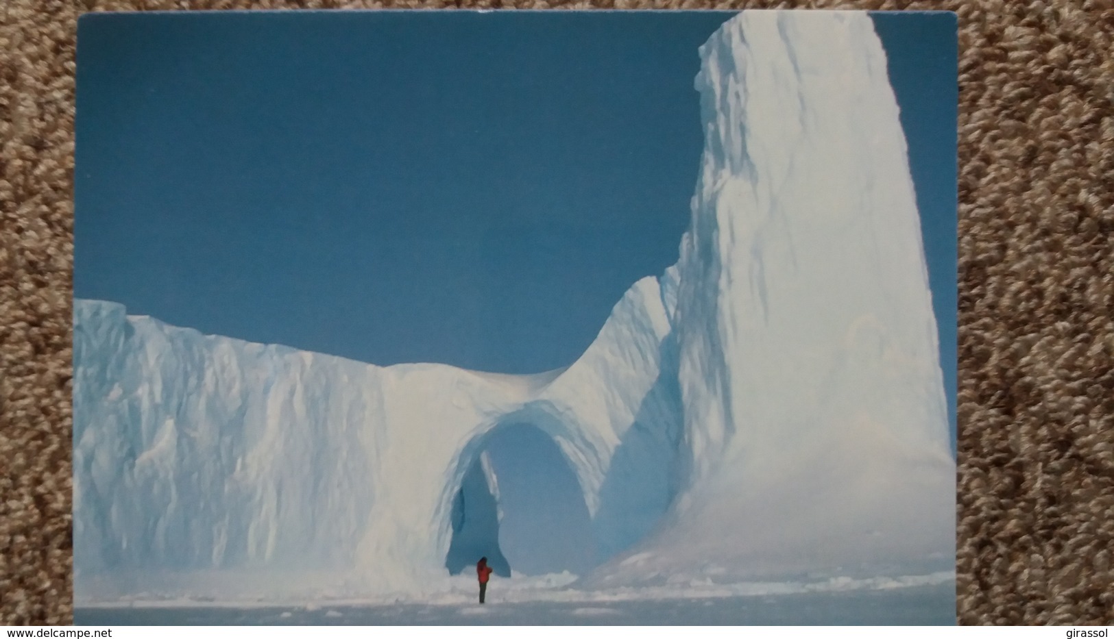 CPM TERRE ADELIE ANTARCTIQUE SOLITUDE UN HOMME SEUL DS UN PAYSAGE MINERAL EXPEDITIONS POLAIRES FRANCAISES - Monde