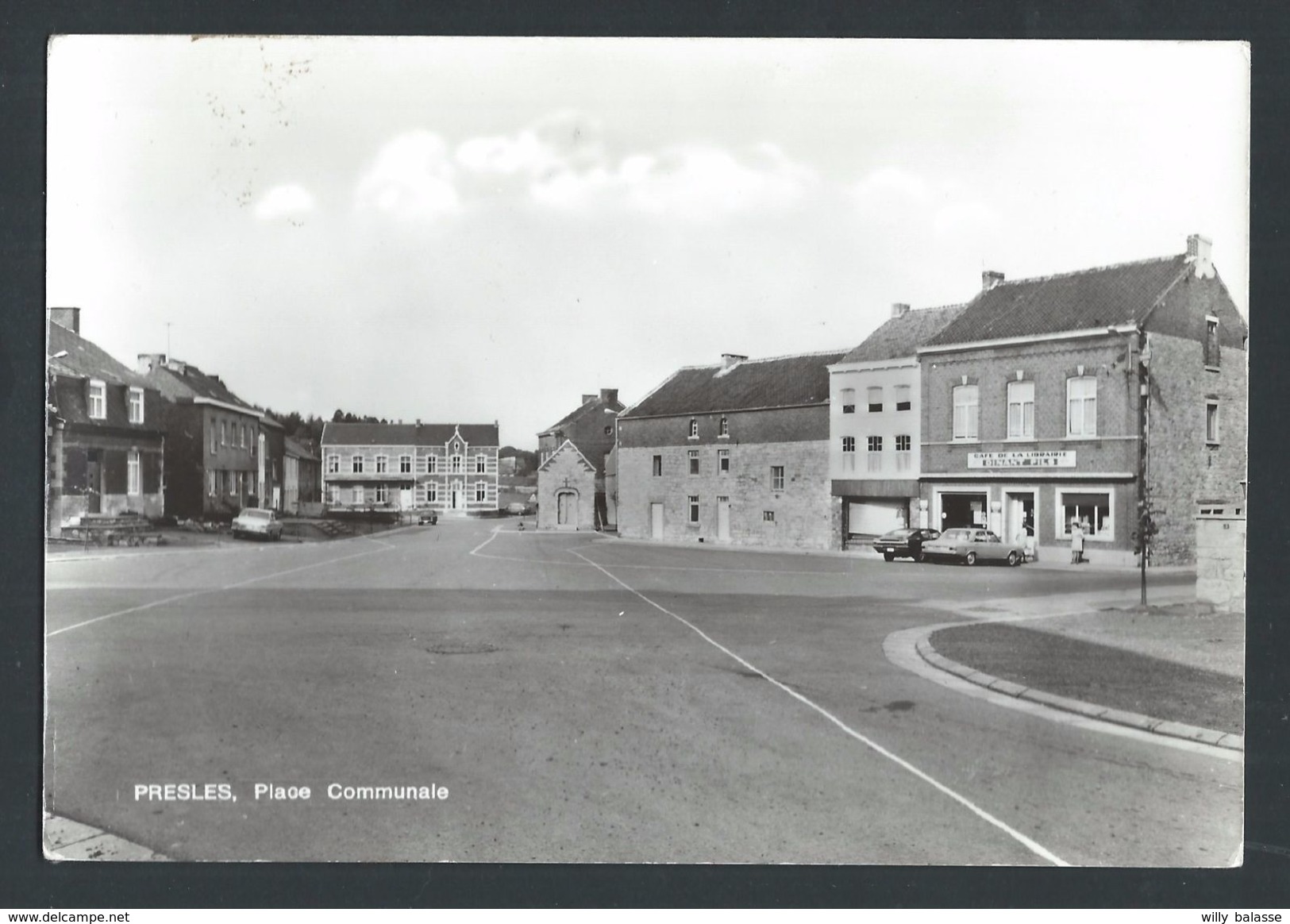 +++ CPA - PRESLES - Place Communale - Café De La Librairie     // - Aiseau-Presles