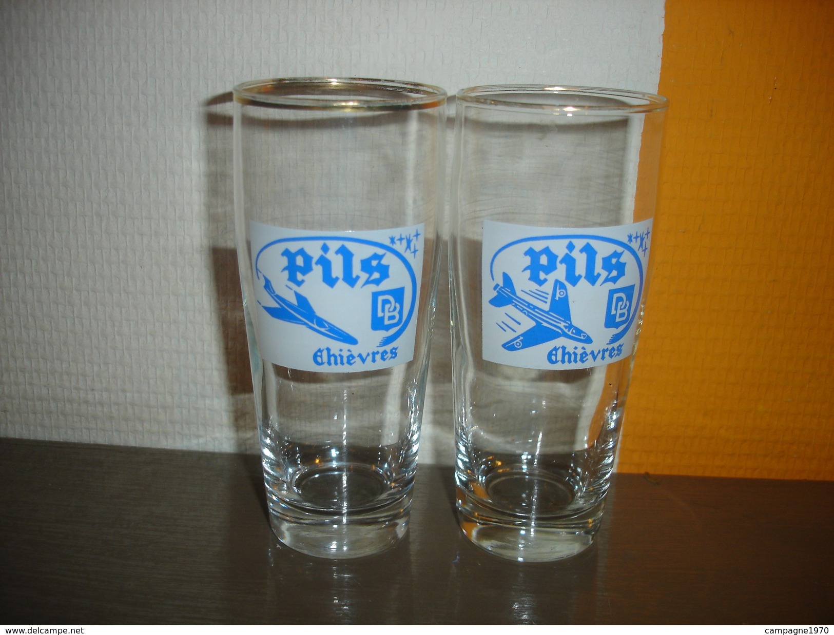 LOT 2 ANCIENS VERRES A BIERE PILS - BRASSERIE DB ( CHIEVRES ( MONS ATH )) - EMAIL AVION ( BASE MILITAIRE ) - Glasses