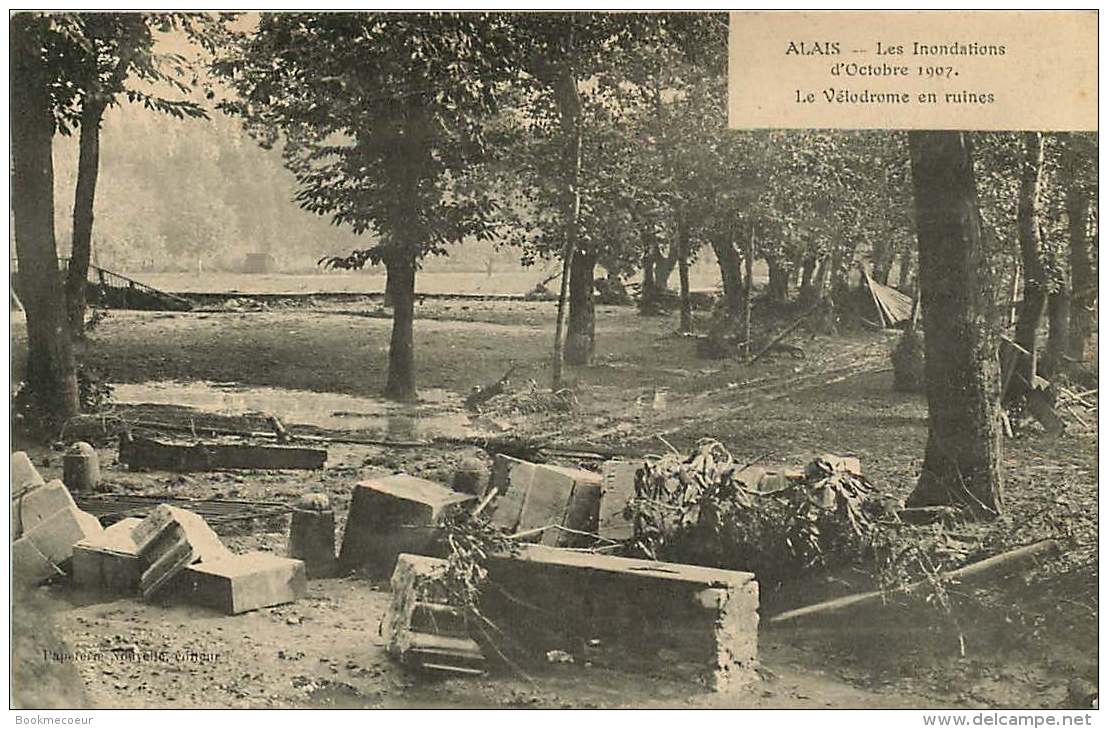 30   ALAIS  LES INONDATIONS D'OCTOBRE 1907 LE VELODROME EN RUINES - Alès