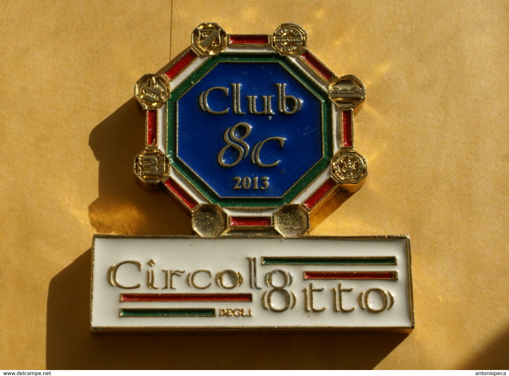 ITALIA , FERMACARTE IN BRONZO LUCIDO SMALTATO DEL CIRCOLO DEGLI OTTO - Paper-weights