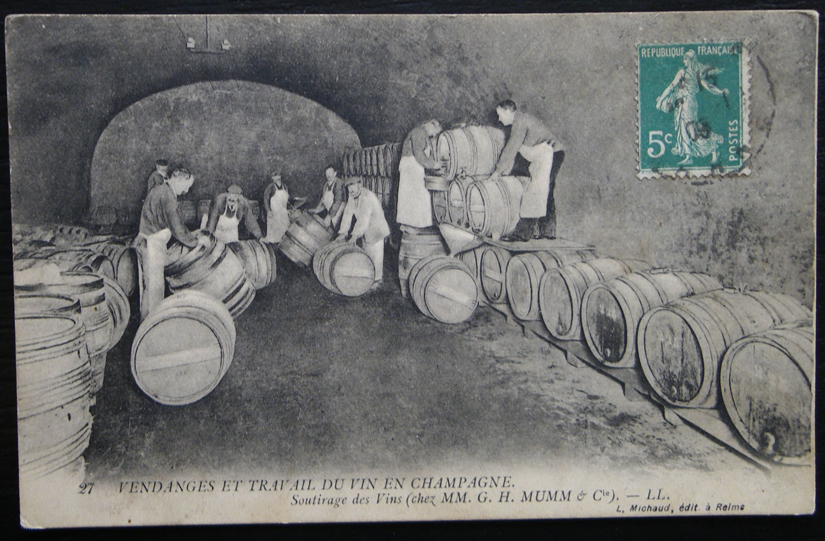 CPA  VENDANGES ET TRAVAIL DU VIN EN CHAMPAGNE SOUTIRAGE DES VINS G.H.MUMM - Reims