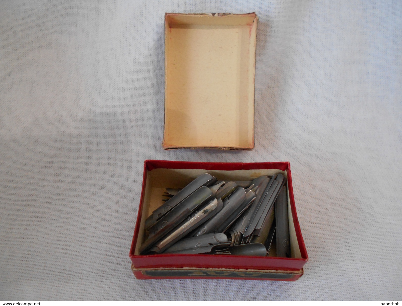 PEN BOX 1930 HUNGARY - Pens