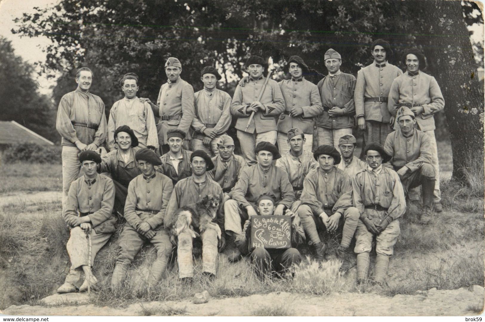 38 BELLE CARTE PHOTO DU CAMP DE CHAMBARAN - CHASSEURS ALPINS - Autres & Non Classés