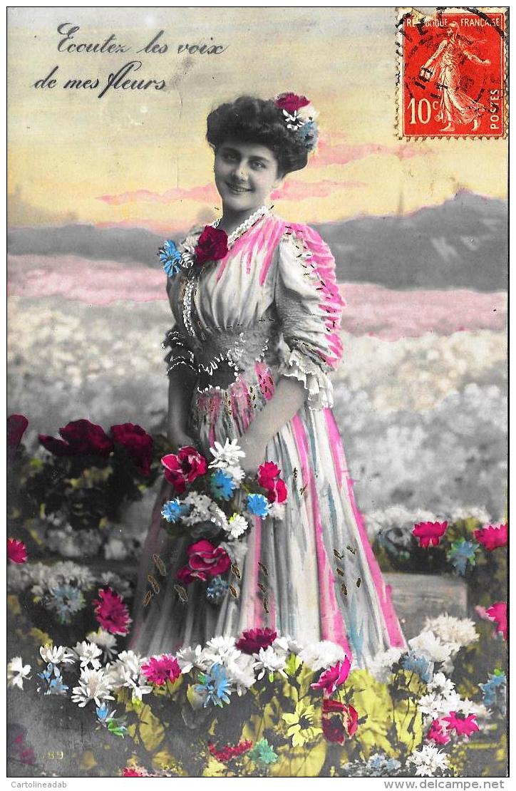 [DC11151] CPA - DONNA CON FIORI - Viaggiata - Old Postcard - Donne