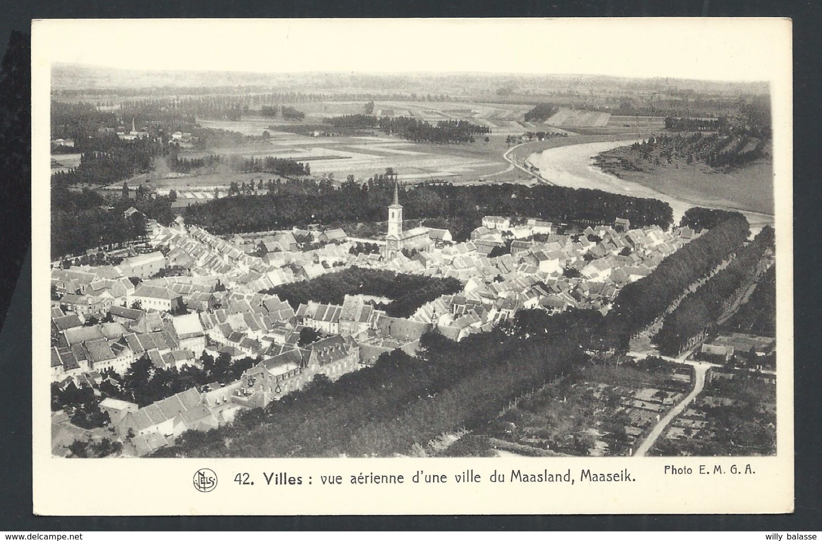 +++ CPA - Villes : Vue Aérienne D'une Ville Du Maasland - MAASEIK - Nels     // - Maaseik