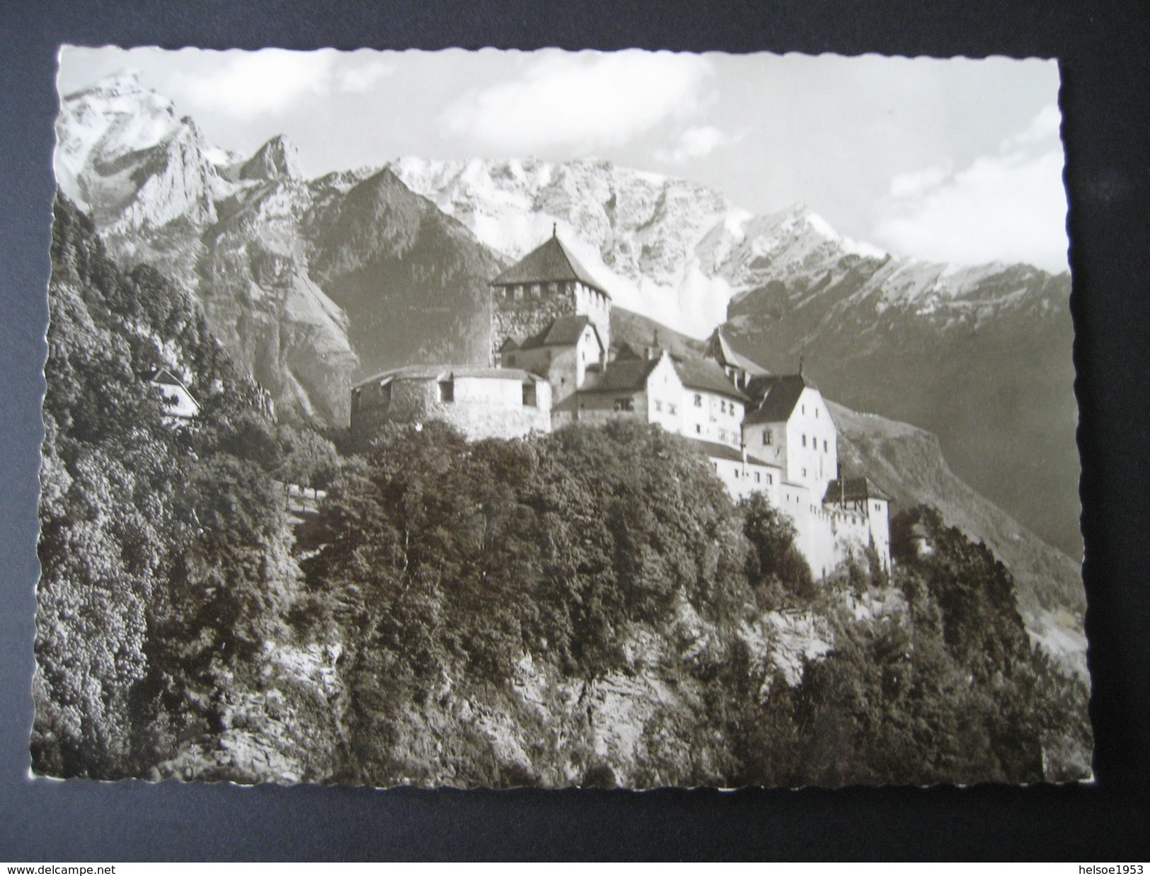 Liechtenstein- AK Schloß Vaduz Mit Blick Auf Falknisgruppe - Liechtenstein