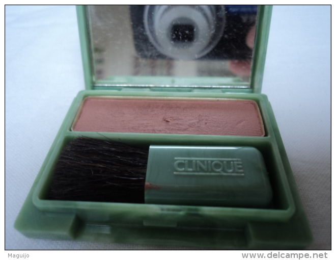 CLINIQUE " MINI  BLUSH POUDRE  "  MENTION DE GRATUITE  AU DOS  DE LA BOITE  LIRE ET VOIR !! - Miniatures Femmes (sans Boite)