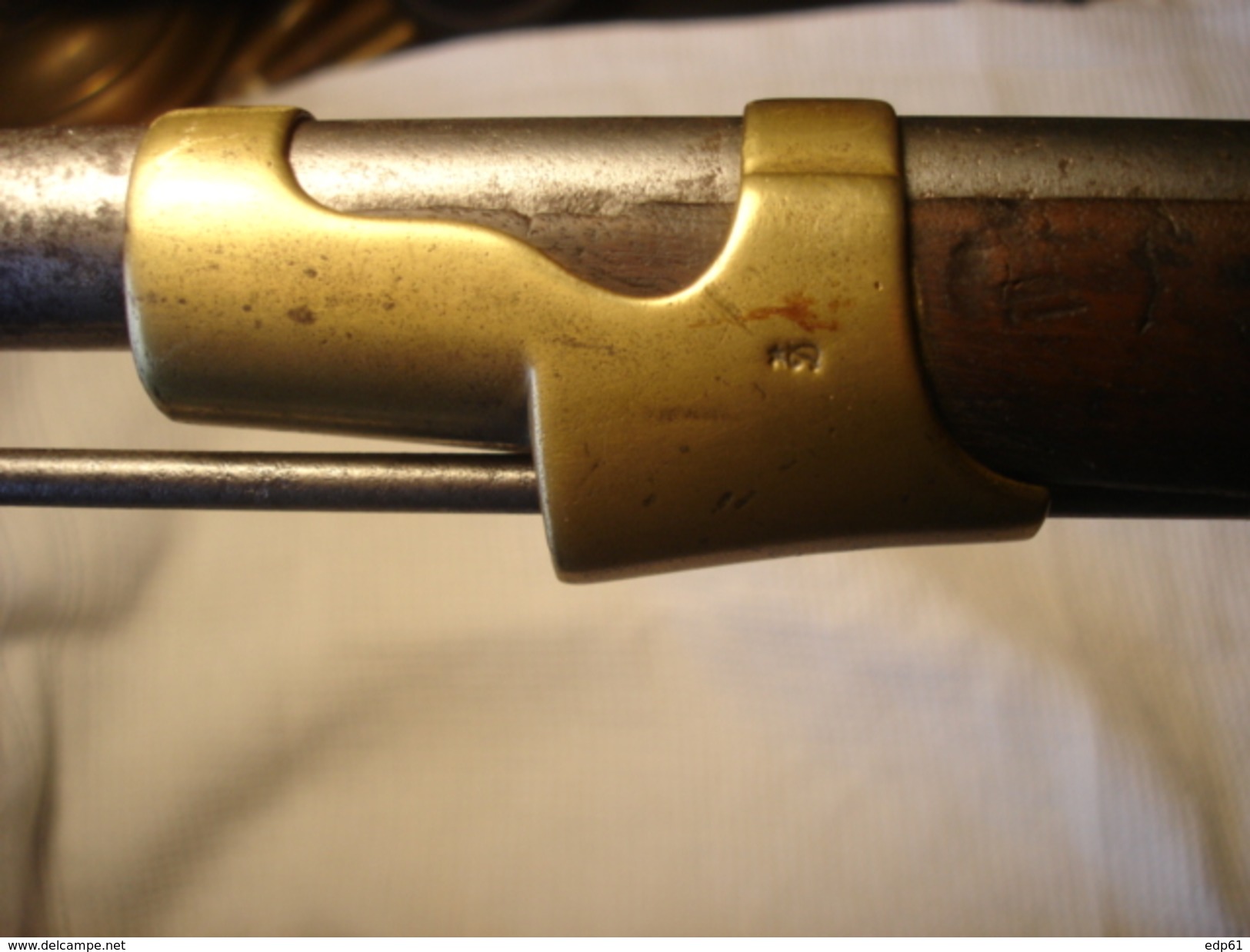 fusil a piston avec sa baionnetteje croix cavalerie marquage de platine pas tres lisible