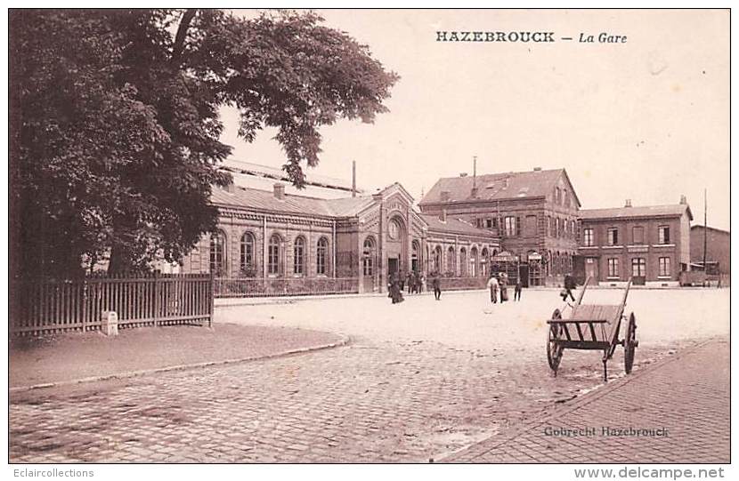 Hazebrouck     59        Extérieur De  La Gare    2       (voir Scan) - Hazebrouck