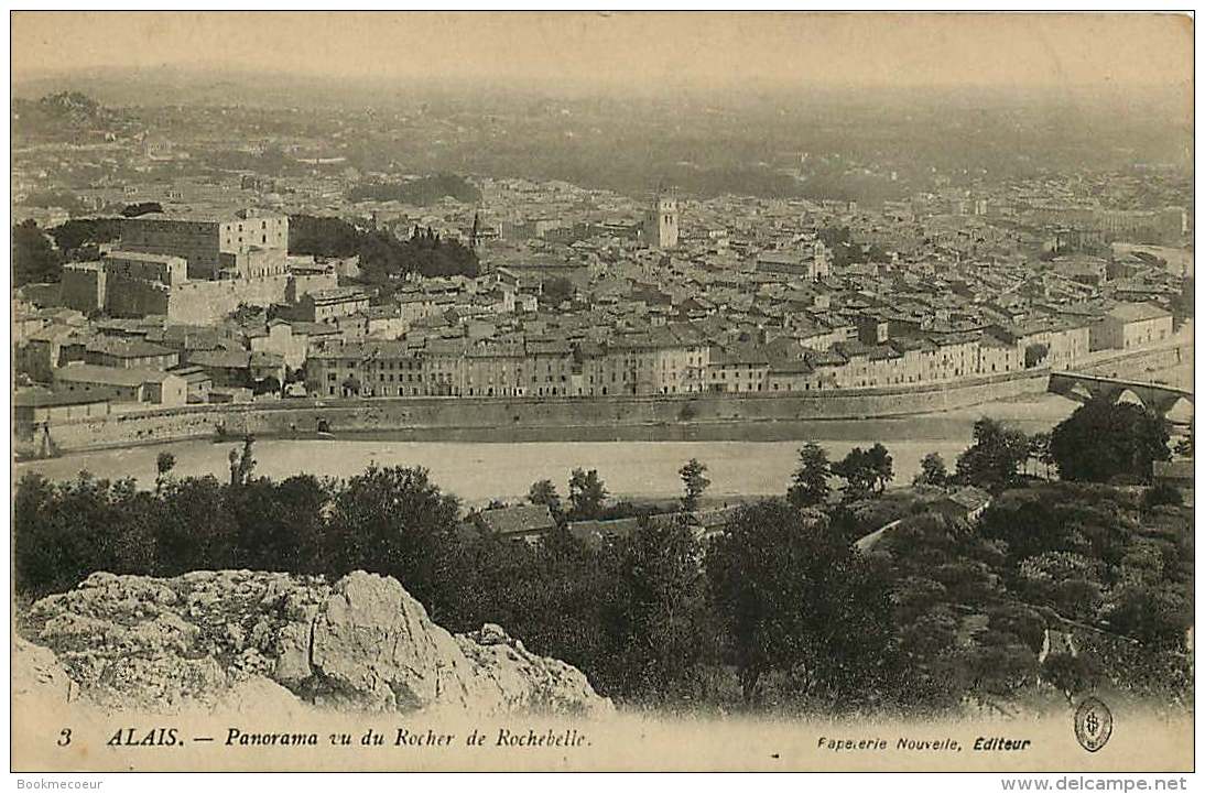 30  ALAIS  PANORAMA VUE DU ROCHER DE ROCHEBELLE  3 - Alès