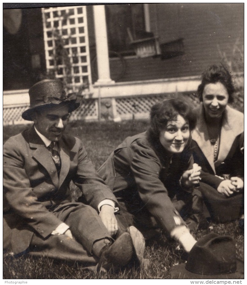 USA Portrait 2 Femmes 1 Homme Portant Des Chapeaux 2 Anciennes Photos Amateur 1920 - Other & Unclassified