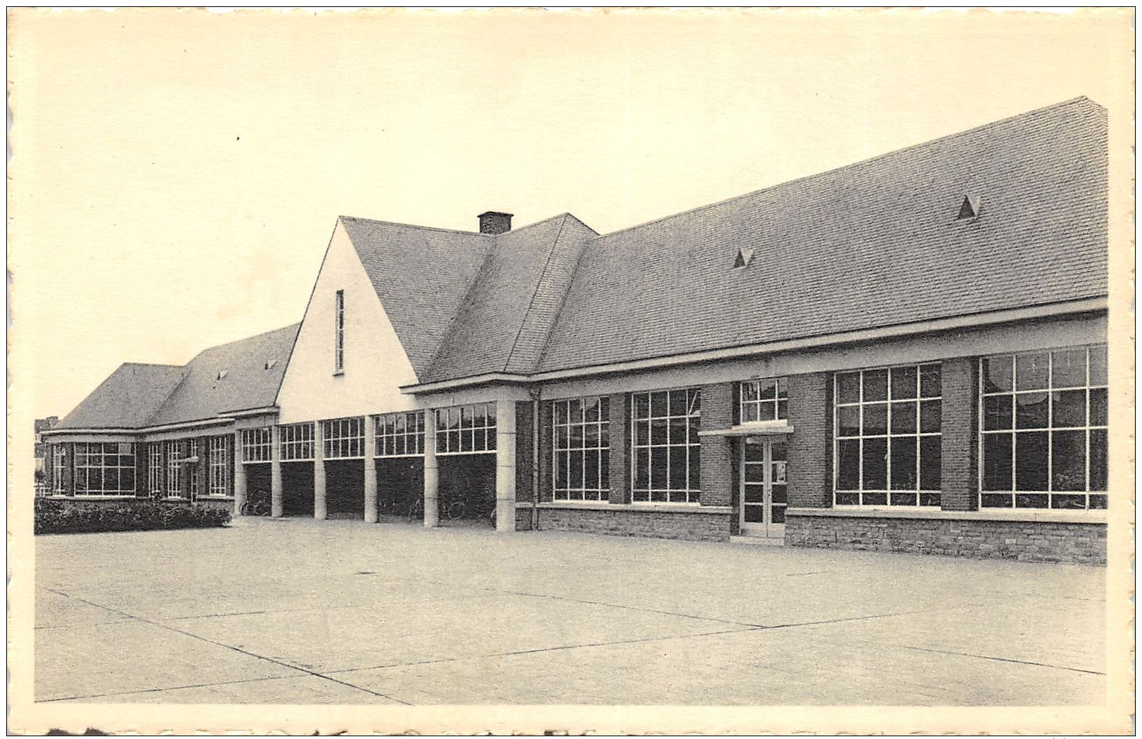 Waremme - Ecole Communale De Longchamp - Borgworm