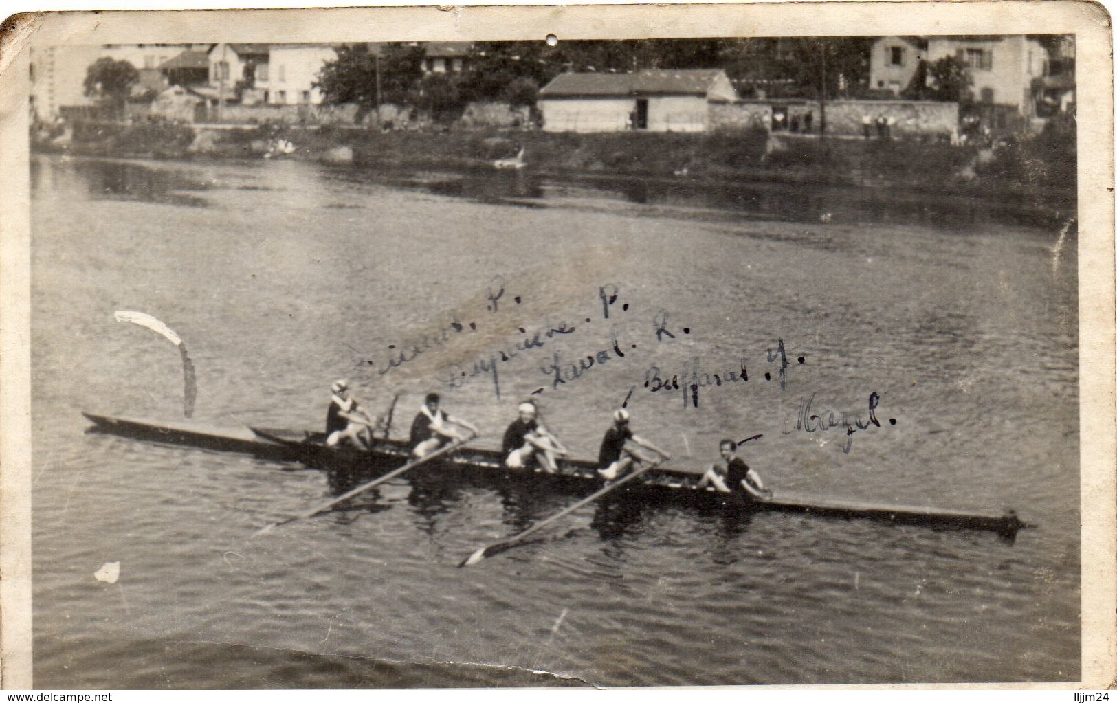 - Photo -Equipage De BERGERAC . Dordogne .1946 .Gagnant D'une épreuve à LIMOGES . - Aviron