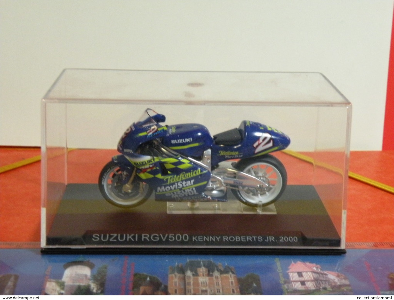 MOTO 1/24 > Suzuki RGV 500 Kenny Roberts JR. 2000 (sous Vitrine) - Motorcycles