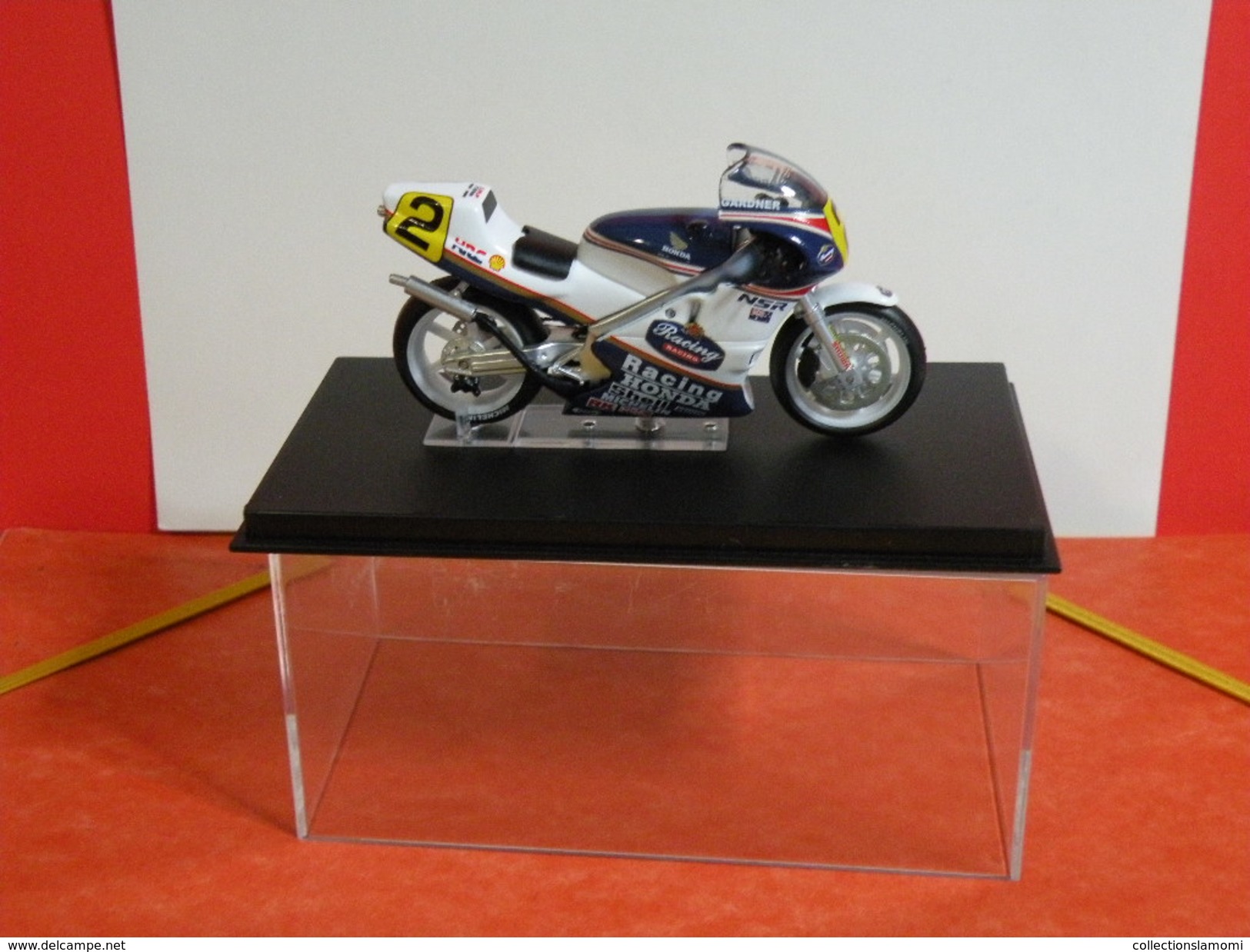 MOTO 1/24 > Honda NSR 500 Wayne Gardner 1987 (sous Vitrine) - Motorfietsen