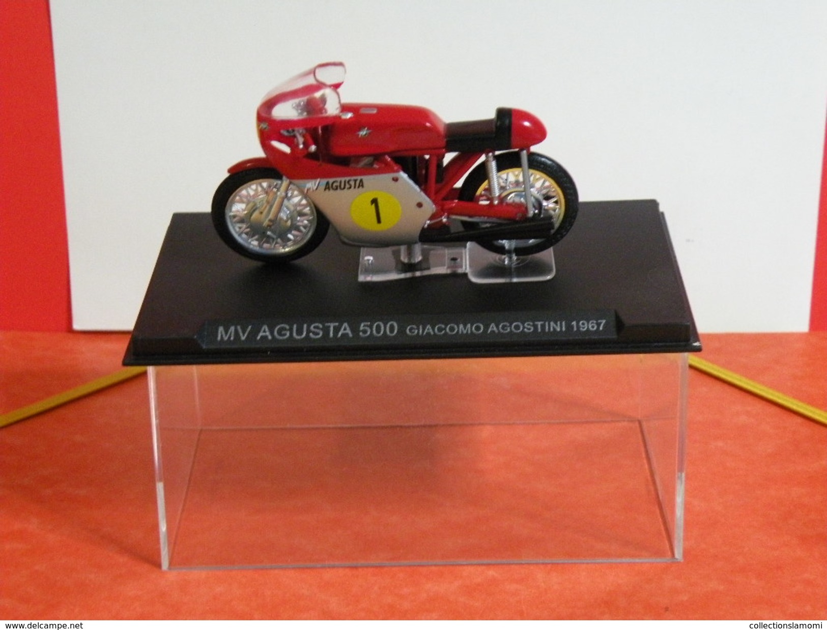 MOTO 1/24 > MV Agusta 500 Giacomo Agostini 1967 (sous Vitrine) - Motos