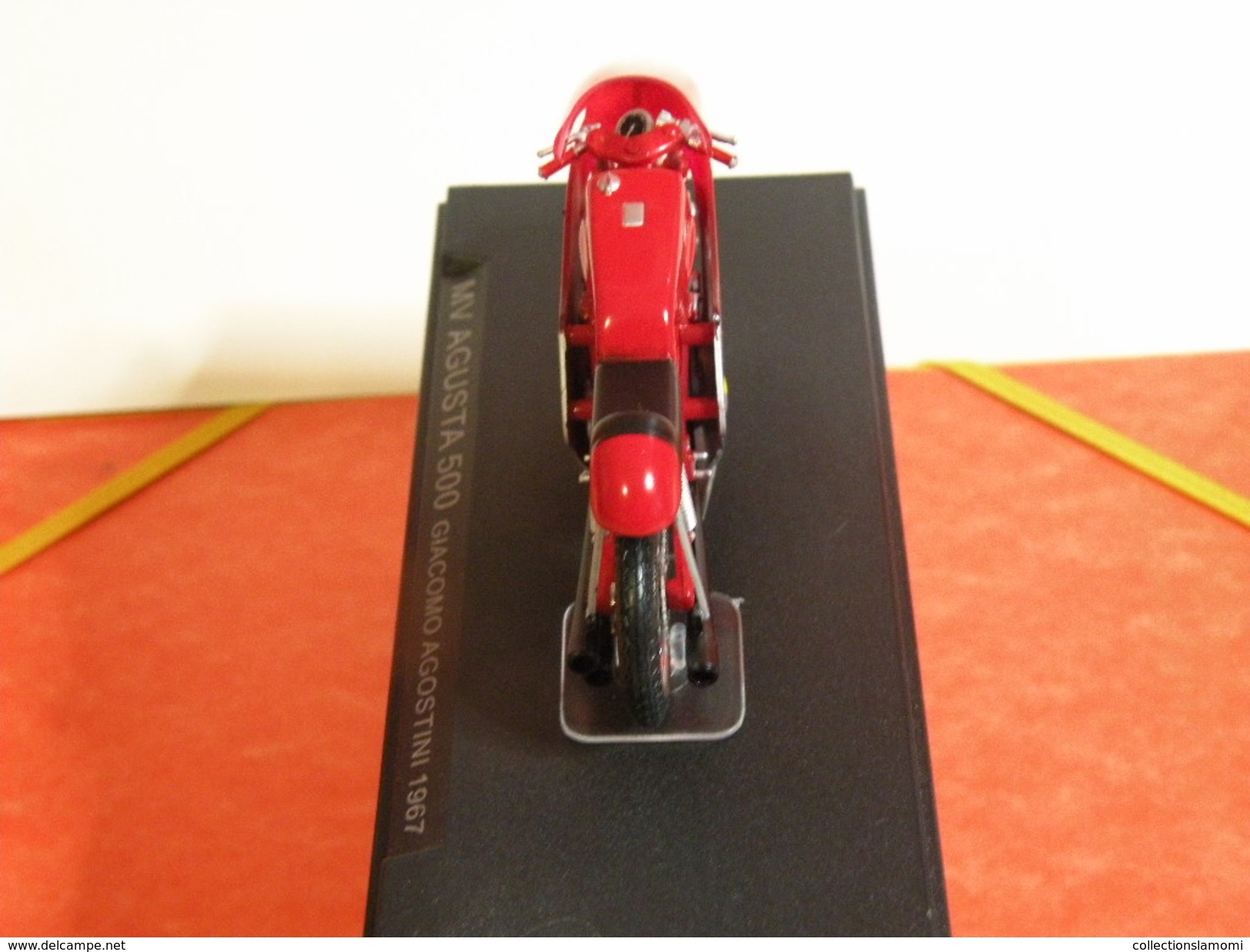 MOTO 1/24 > MV Agusta 500 Giacomo Agostini 1967 (sous Vitrine) - Motos