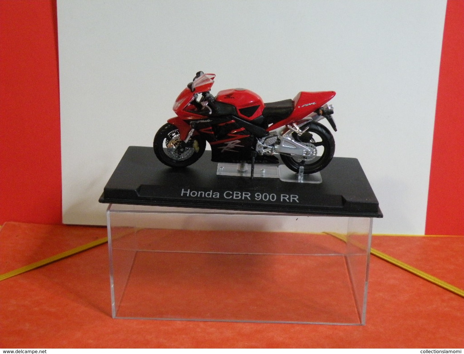 MOTO 1/24 > Honda CBR 900 RR (sous Vitrine) - Motos
