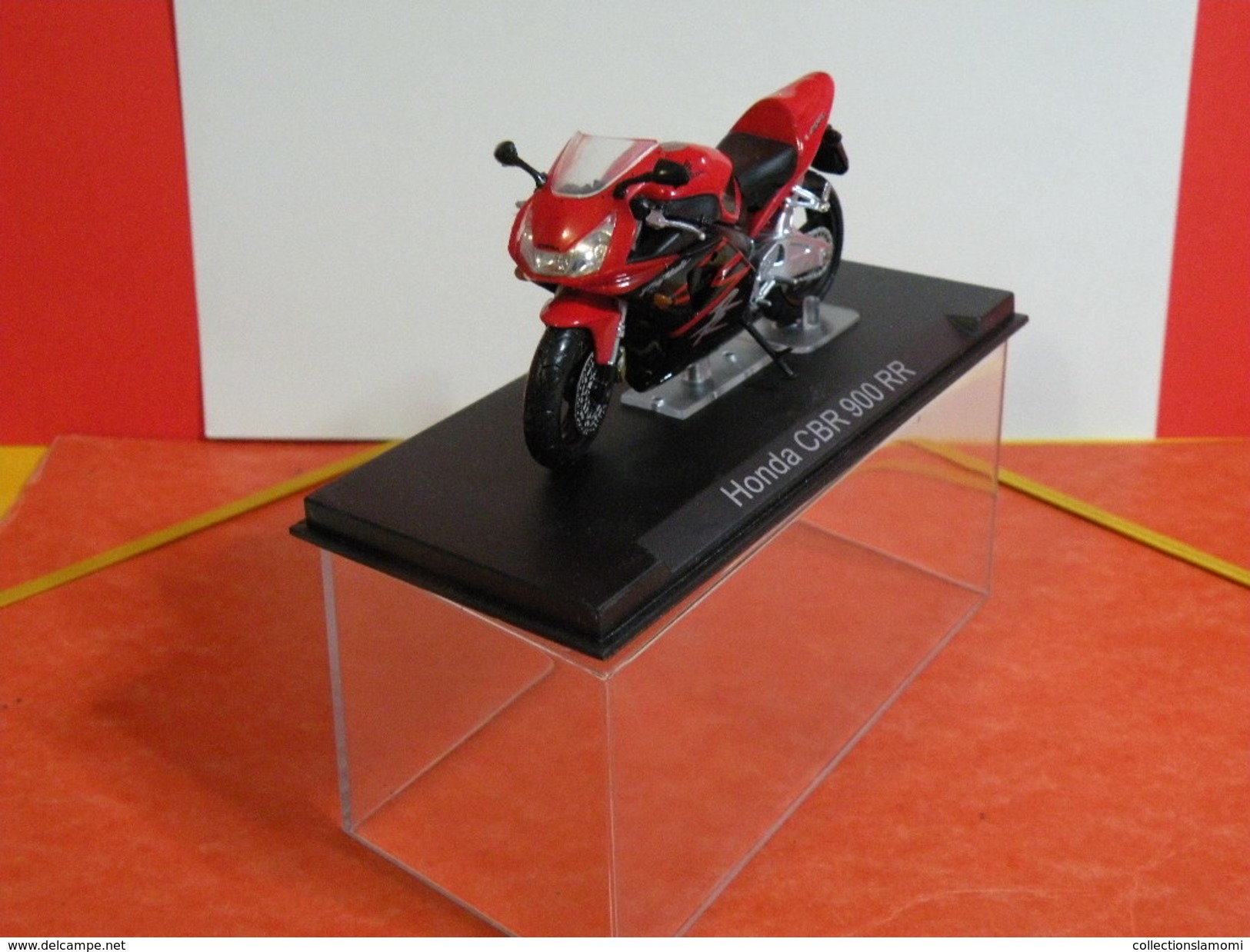MOTO 1/24 > Honda CBR 900 RR (sous Vitrine) - Motorfietsen