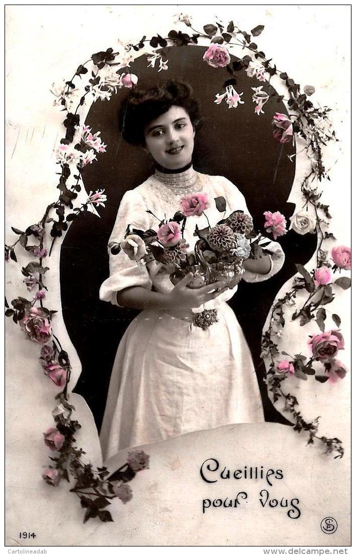 [DC11172] CPA - DONNA CON FIORI - Viaggiata - Old Postcard - Donne