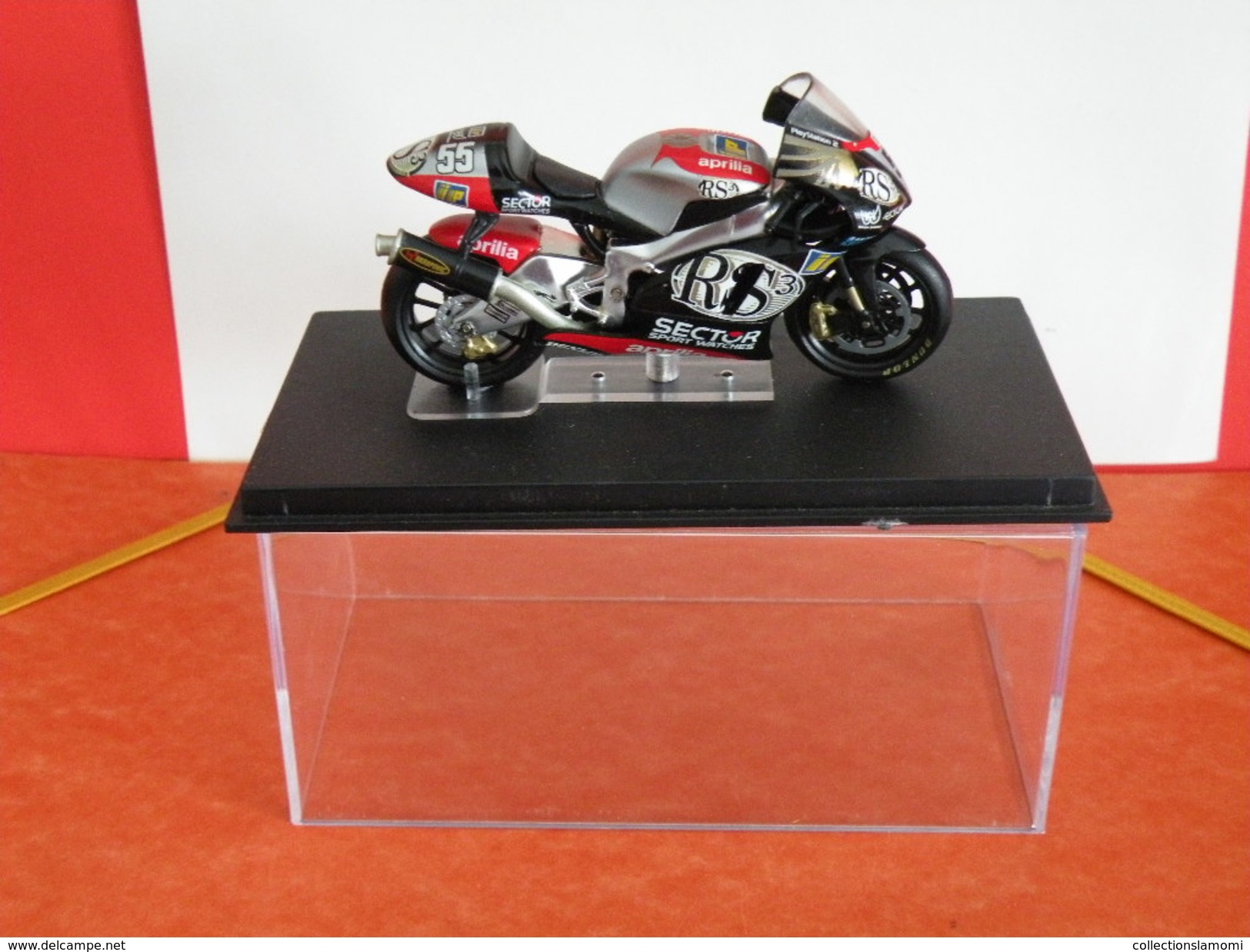 MOTO 1/24 > Aprilia RS3 Régis Laconi 2002 (sous Vitrine) - Motorfietsen