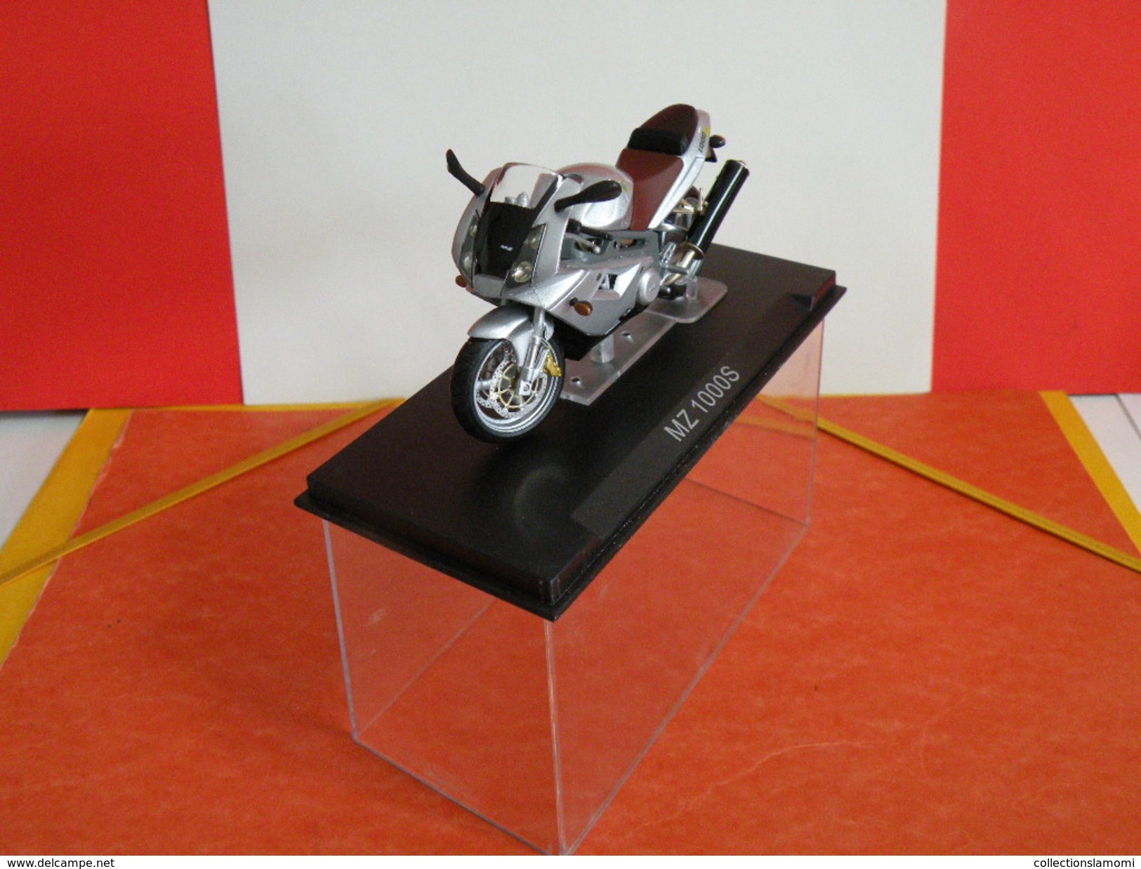 MOTO 1/24 > MZ 1000S (sous Vitrine) - Motorcycles